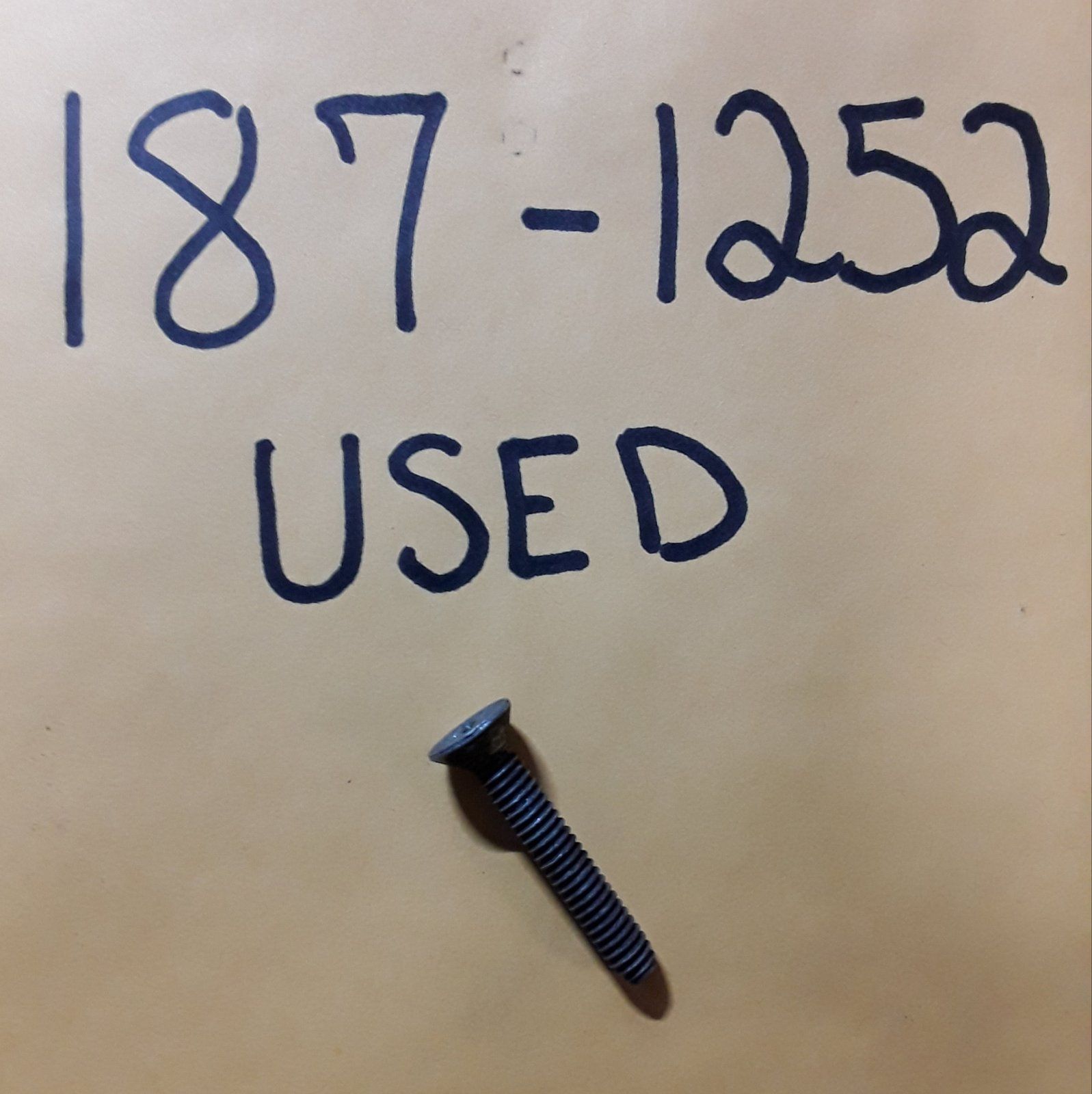 187-1252 USED SCREW 1/4-20x1/2 PHIL HD ZP(S) - Ingersoll/Case Tractor Part