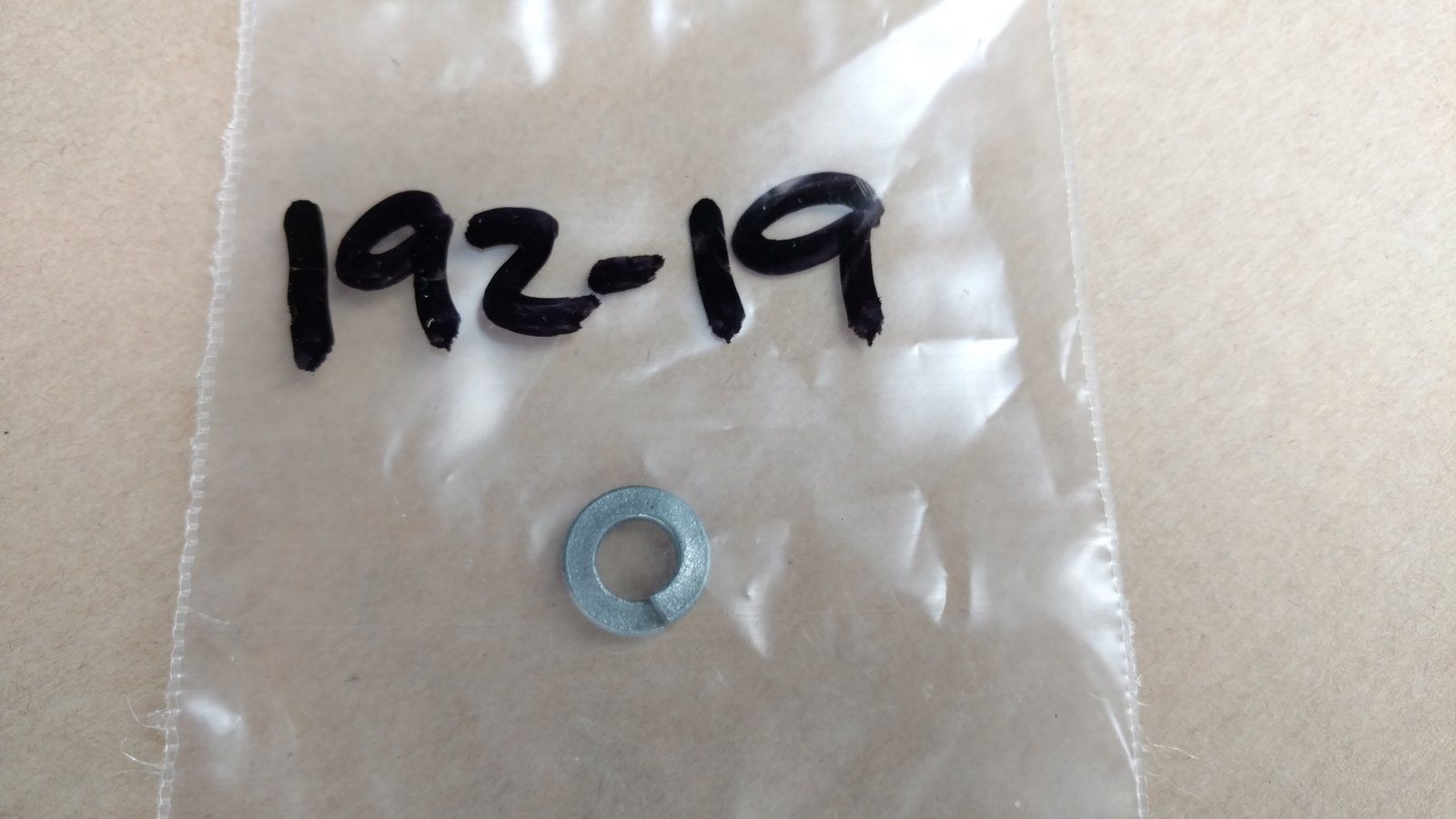 192-19 WASHER LOCK 1/4 ZP - Ingersoll/Case Tractor Part