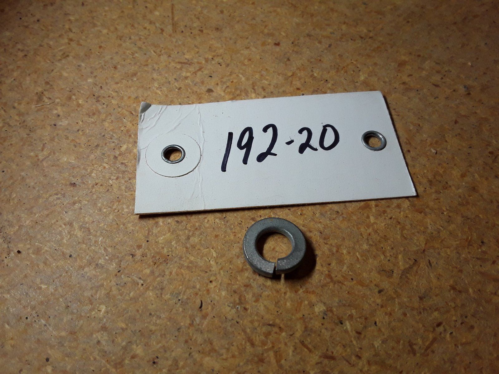 192-20 WASHER LOCK 5/16 ZP - Ingersoll/Case Tractor Part