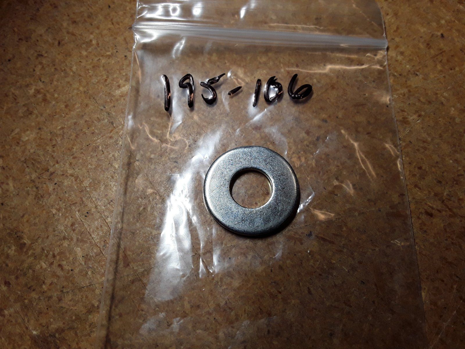195-106 WASHER .562 X 1.375 X.105 ZP - Ingersoll/Case Tractor Part