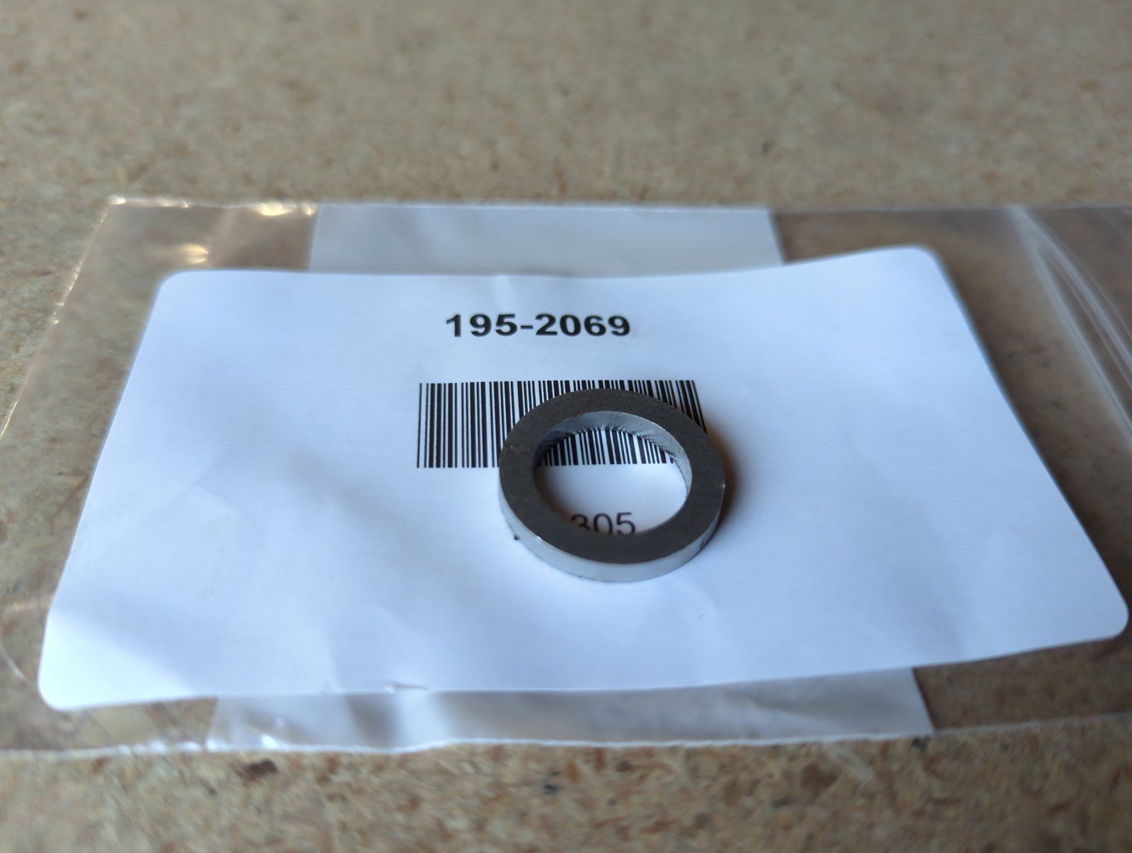 195-2069 WASHER .656x.938x.108 /.160 - Ingersoll/Case Tractor Part