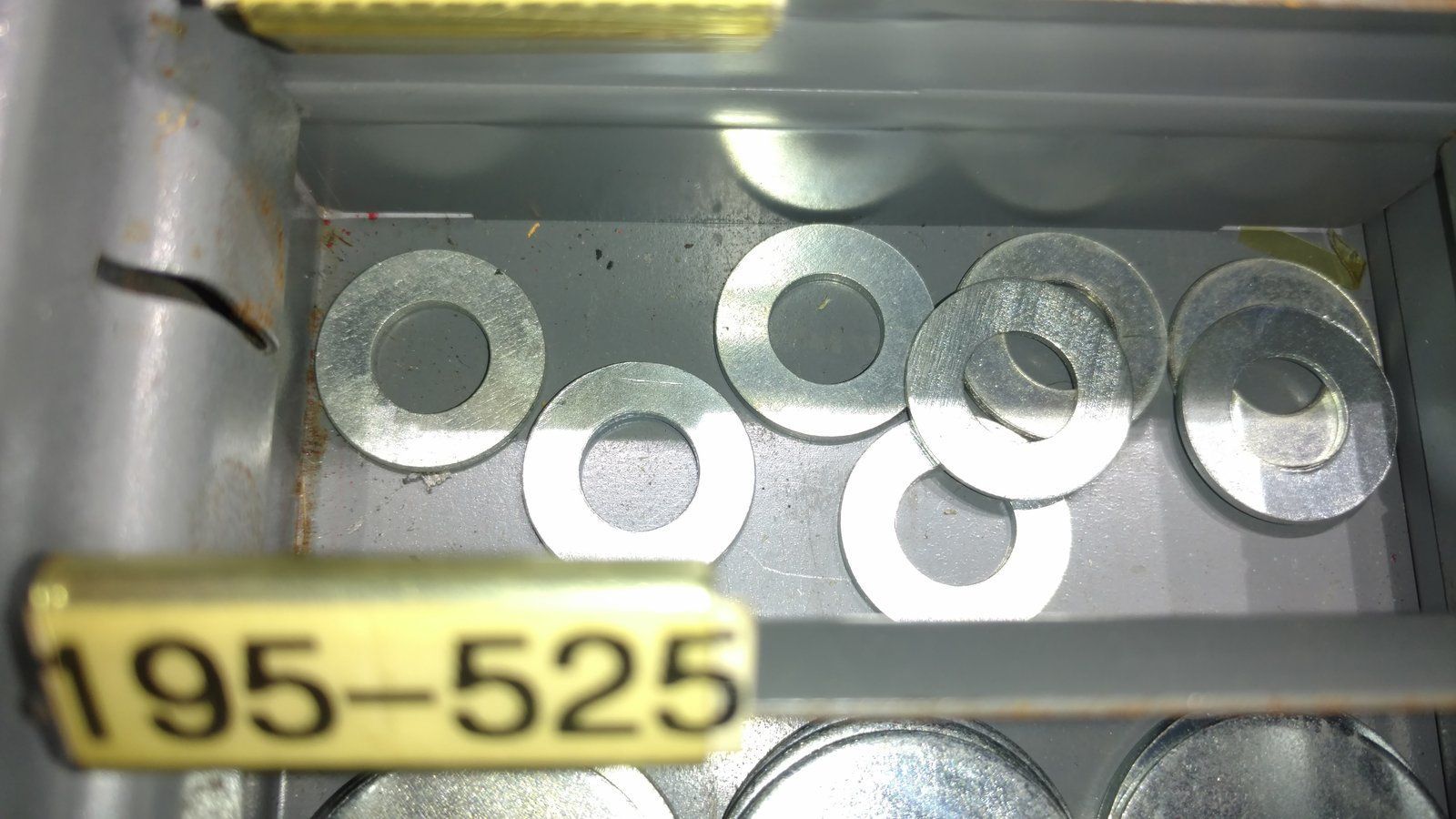 195-525 WASHER .406x.812x.051/.080 ZP 131-525 - Ingersoll/Case Tractor Part