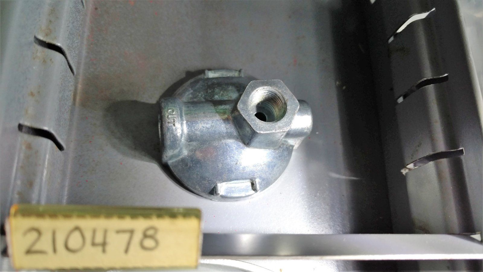 210478 KOHLER FUEL BOWL TOP KOHLER - Ingersoll/Case Tractor Part
