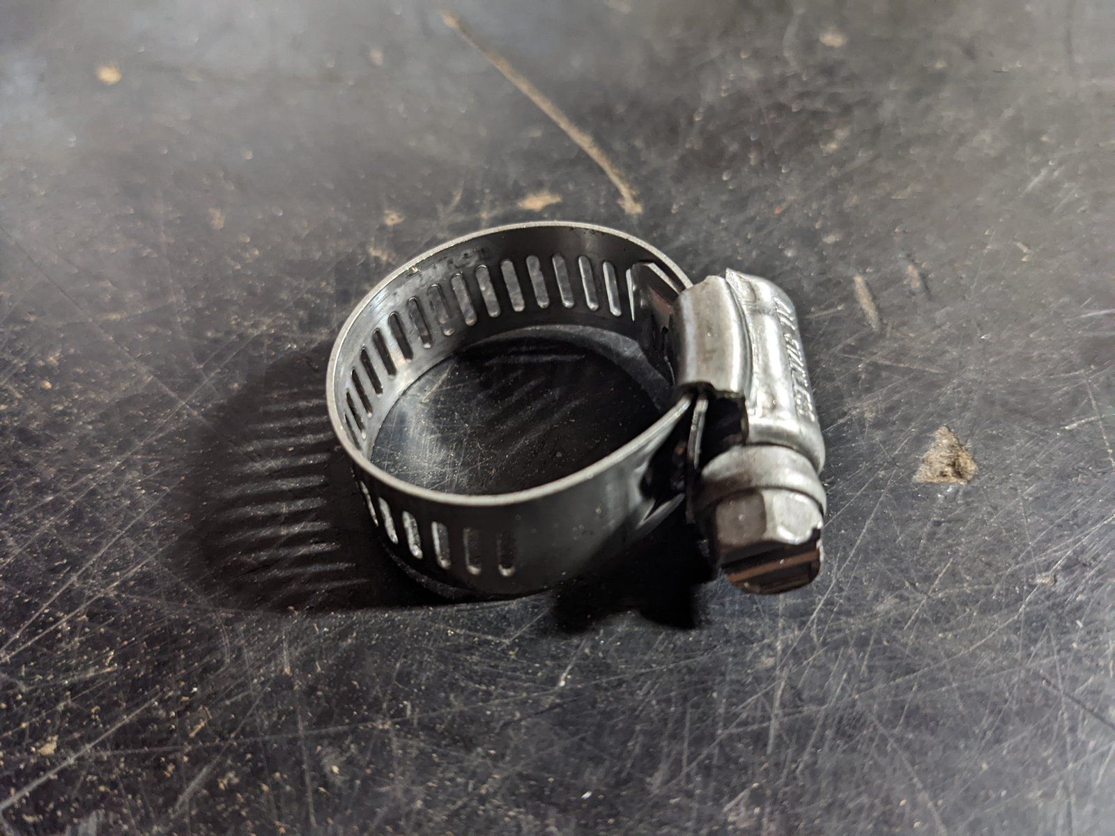 214-254 CLAMP-HOSE .69-1.25 WORM DR - Ingersoll/Case Tractor Part