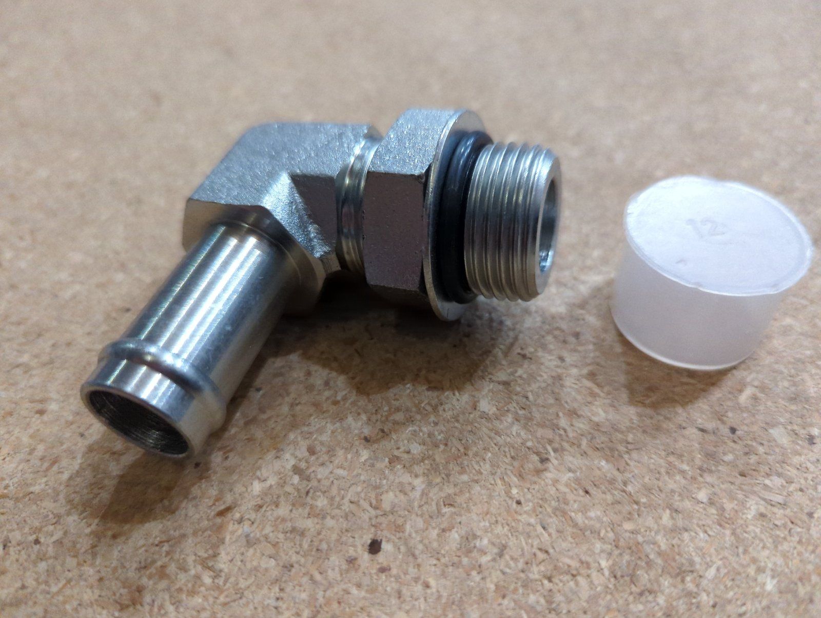 217-135 HYD ELBOW CONNECTOR - Ingersoll/Case Tractor Part