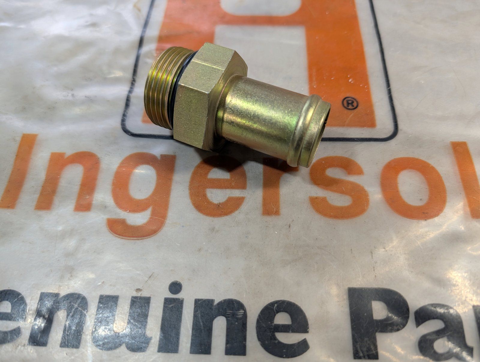 217-178 FITTING 1-5/16-12 X 1" SAE O-RING C46971 - Ingersoll/Case Tractor Part