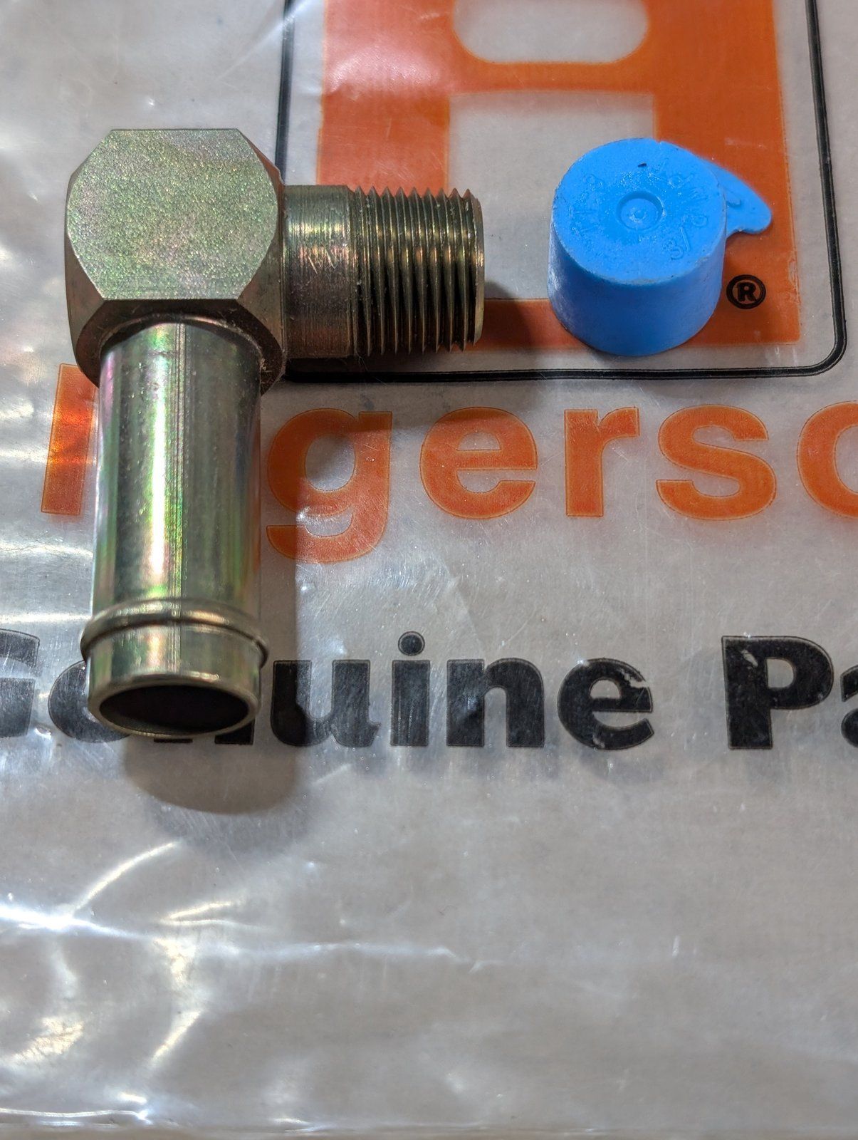 217-332 FIT'G 90 DEG 5/8 ID HOSE X 3/8 - Ingersoll/Case Tractor Part