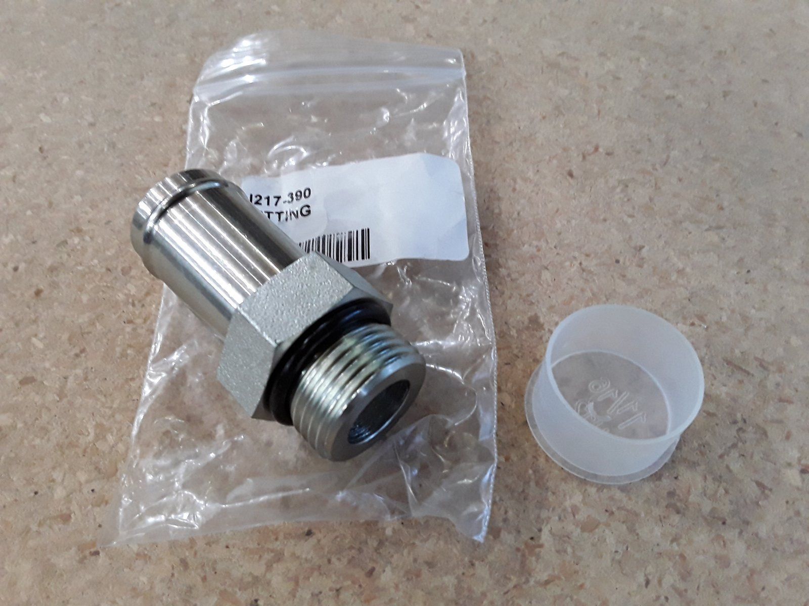 217-390 HYD FITTING - Ingersoll/Case Tractor Part
