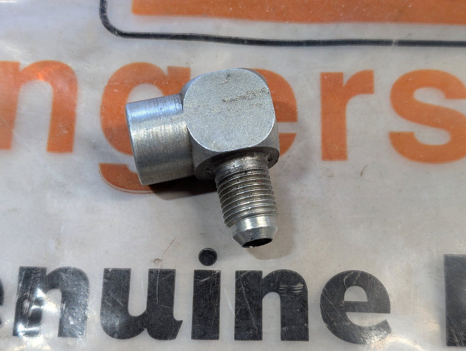 218-1074 FITTING HYD - Ingersoll/Case Tractor Part