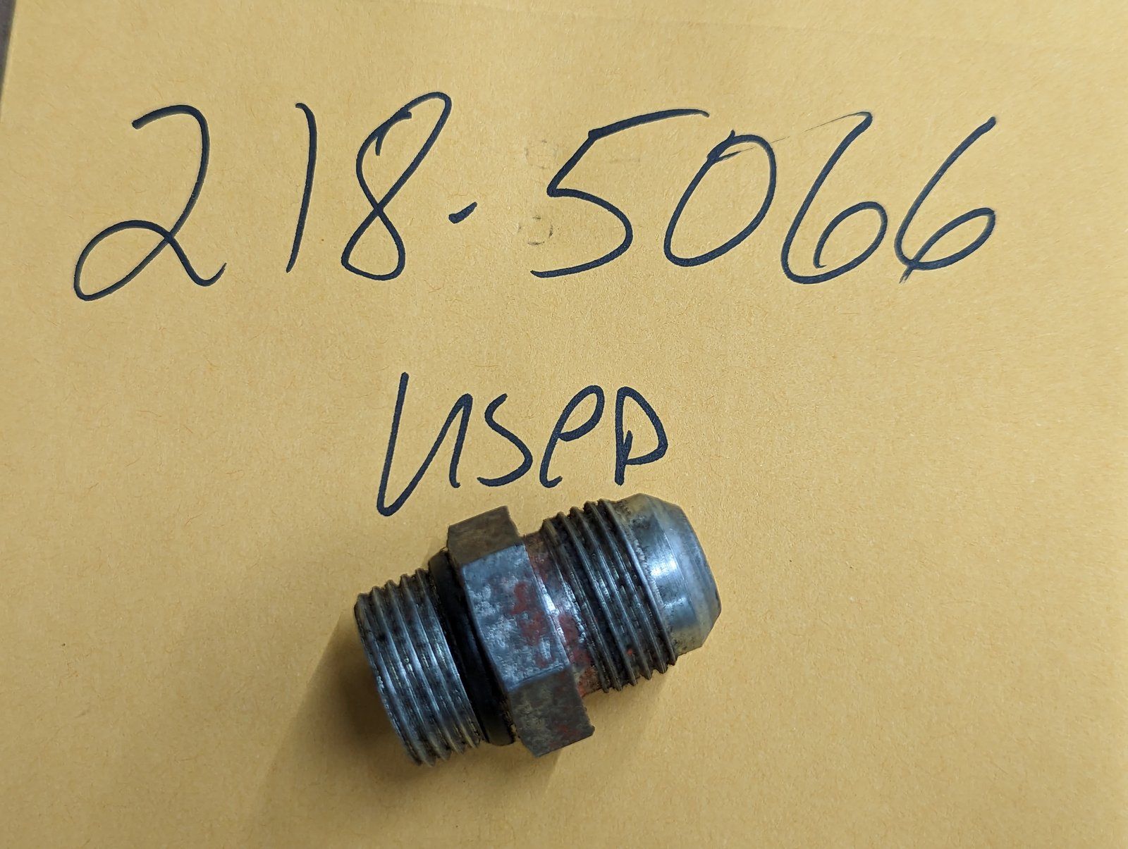 218-5066 USED FTG CONNT'R-5/8T-37Fx3/4-16 W/ - Ingersoll/Case Tractor Part