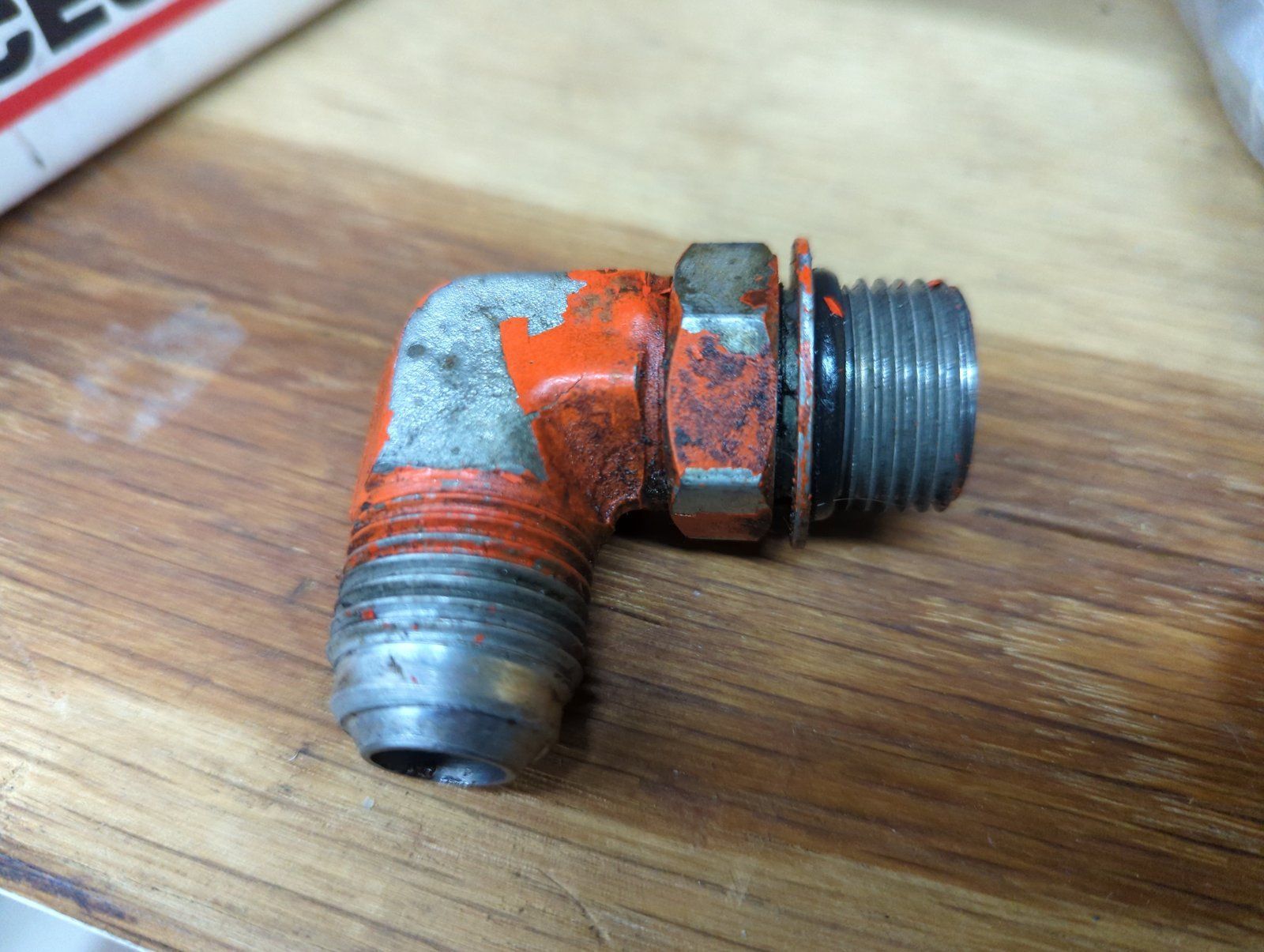 218-5107 USED FIT'G 90 ADJ ELBOW 7/8T37Fx7/8 - Ingersoll/Case Tractor Part