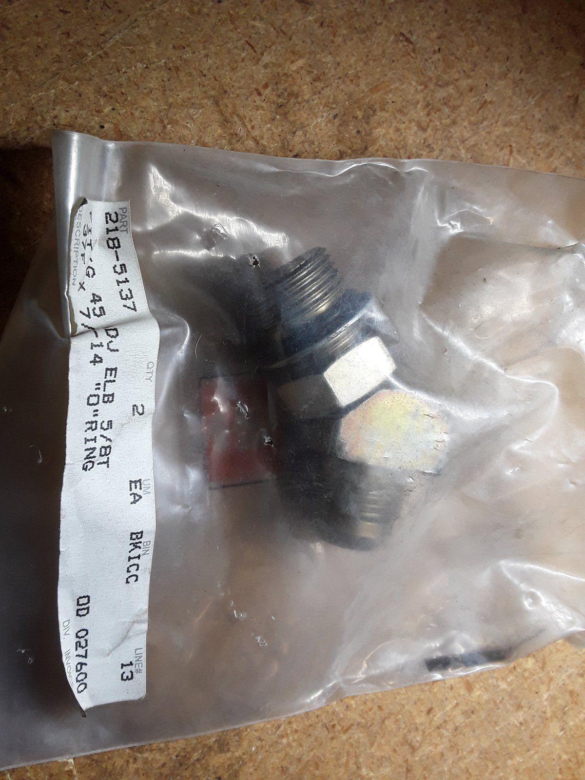 218-5137 FIT'G 45 ADJ ELBOW 5/8T37F X 7/ - Ingersoll/Case Tractor Part