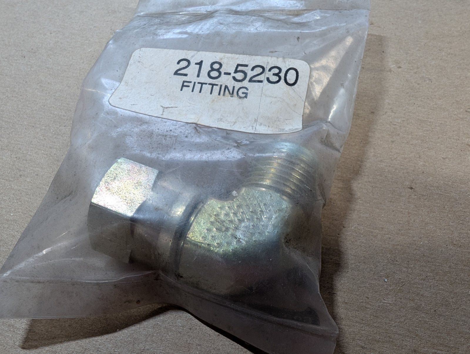 218-5230 HYD FITTING - Ingersoll/Case Tractor Part