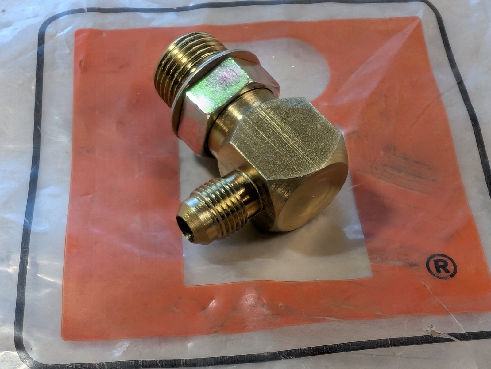 218-5281 FITTING HYD 90 DEG ELB 3/8T 37F X 7/8-14 O-RING - Ingersoll/Case Tractor Part