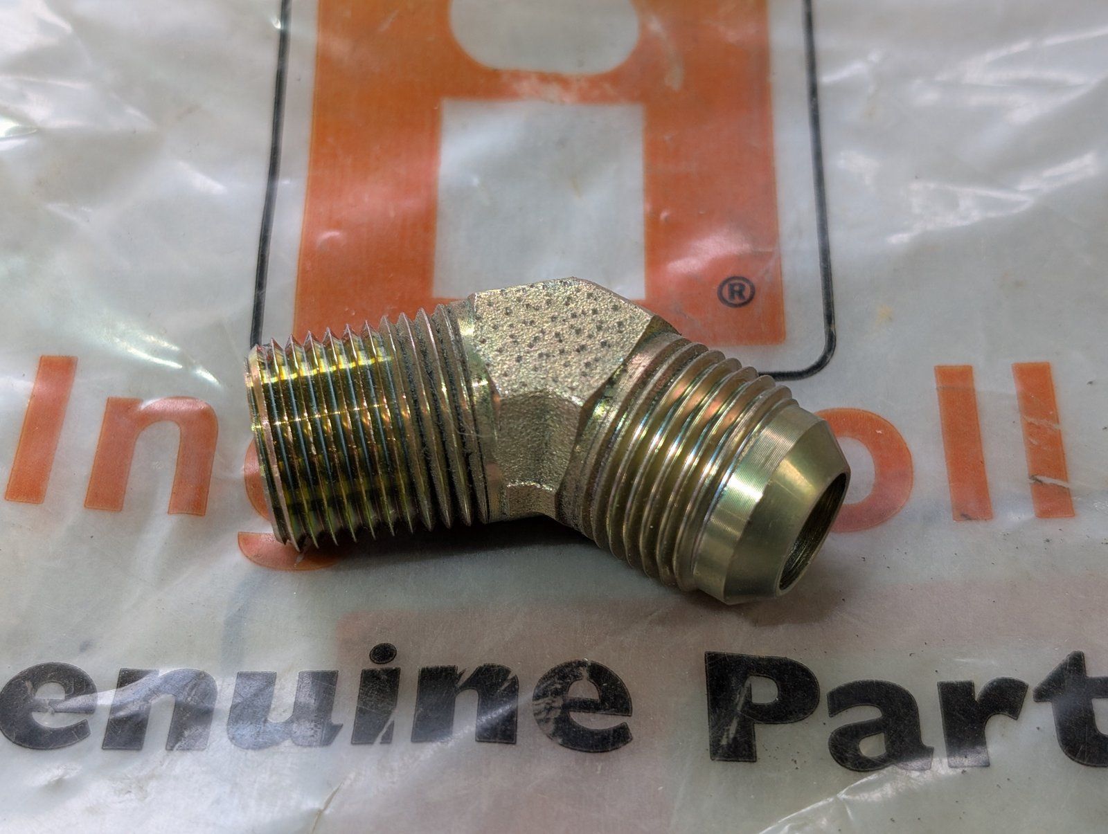 218-535 FITTING 45 ELB 5/8T M 37F X 1/2P M - Ingersoll/Case Tractor Part