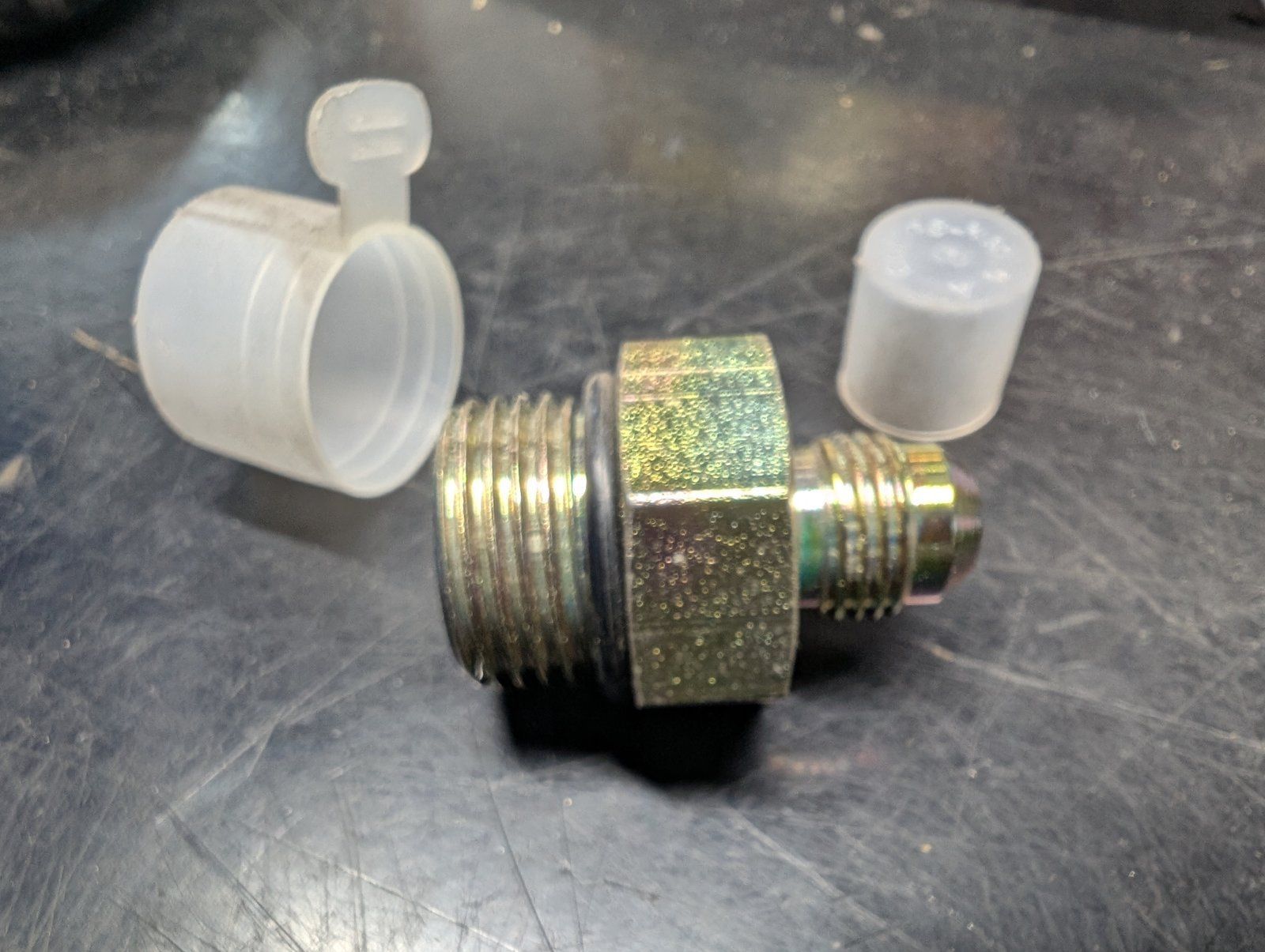 218-5354 ( replaces G9021208 ) FITTING MALE ADAPTOR PUMP OUTLET ZTR - Ingersoll/Case Tractor Part
