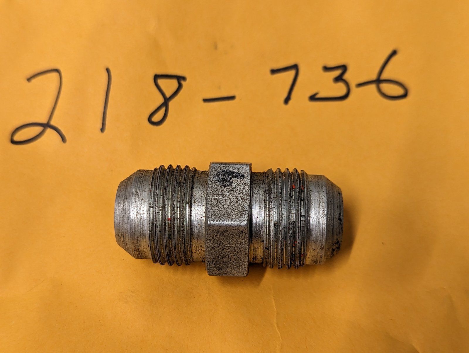 218-736 USED UNION -7/8"-14 - 37?_ x 7/8"-14 - 37 - Ingersoll/Case Tractor Part