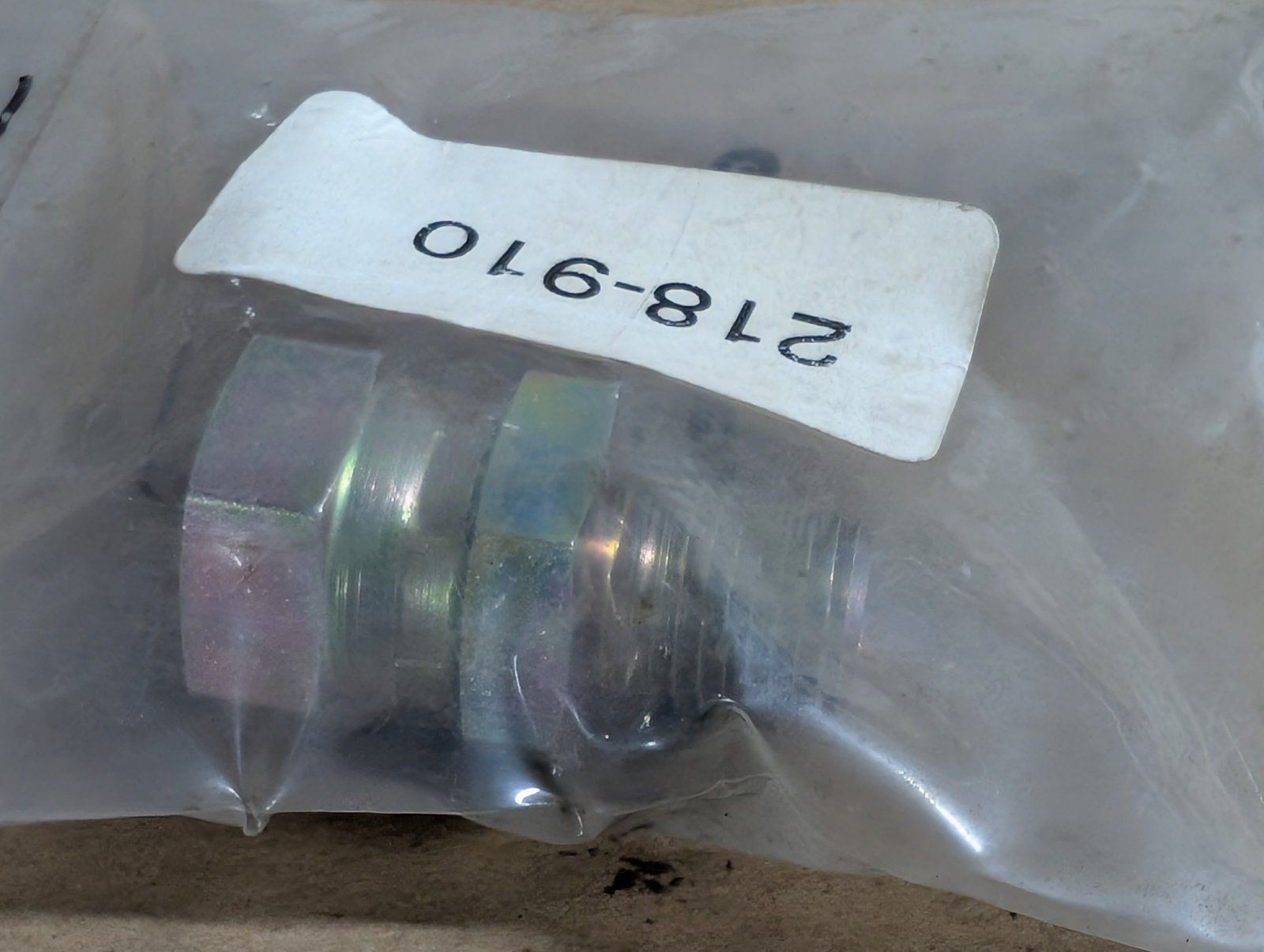 218-910 ADAPTER 1/4 MALE X 3/8 FEMALE - Ingersoll/Case Tractor Part