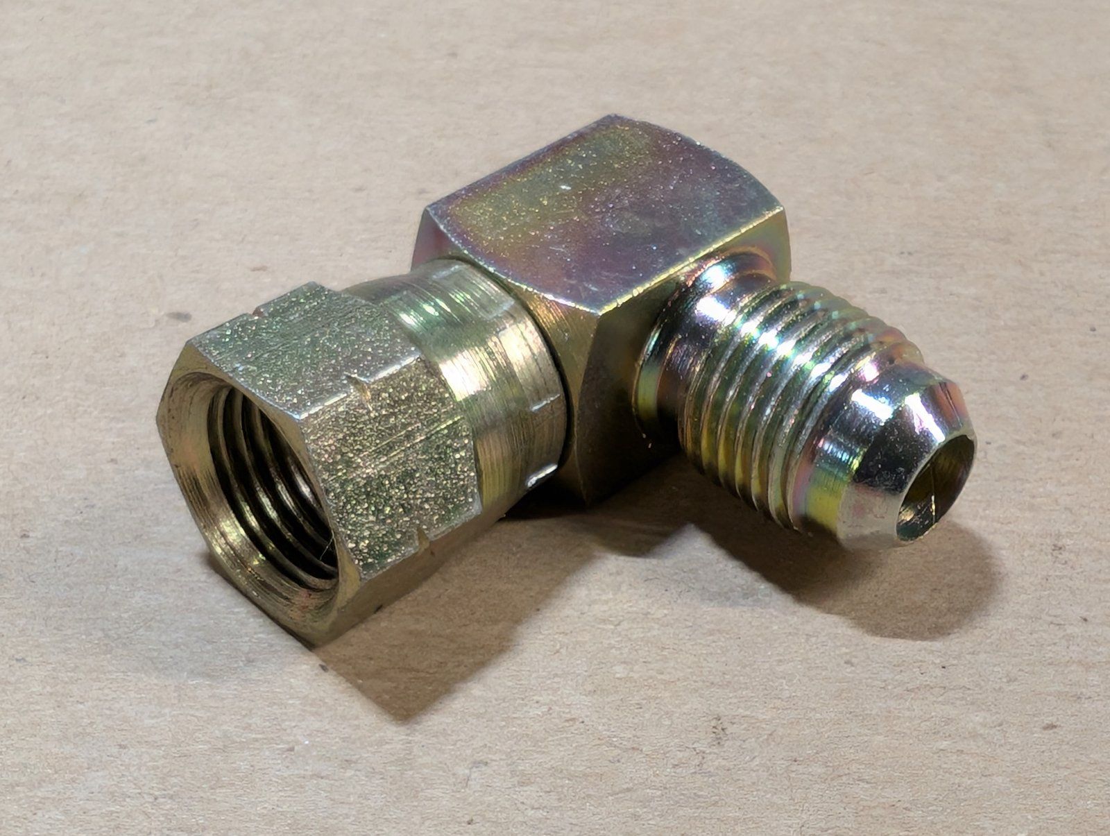 218-980 FIT'G 90 ELB 3/8T 37FX 3/8T 37 - Ingersoll/Case Tractor Part