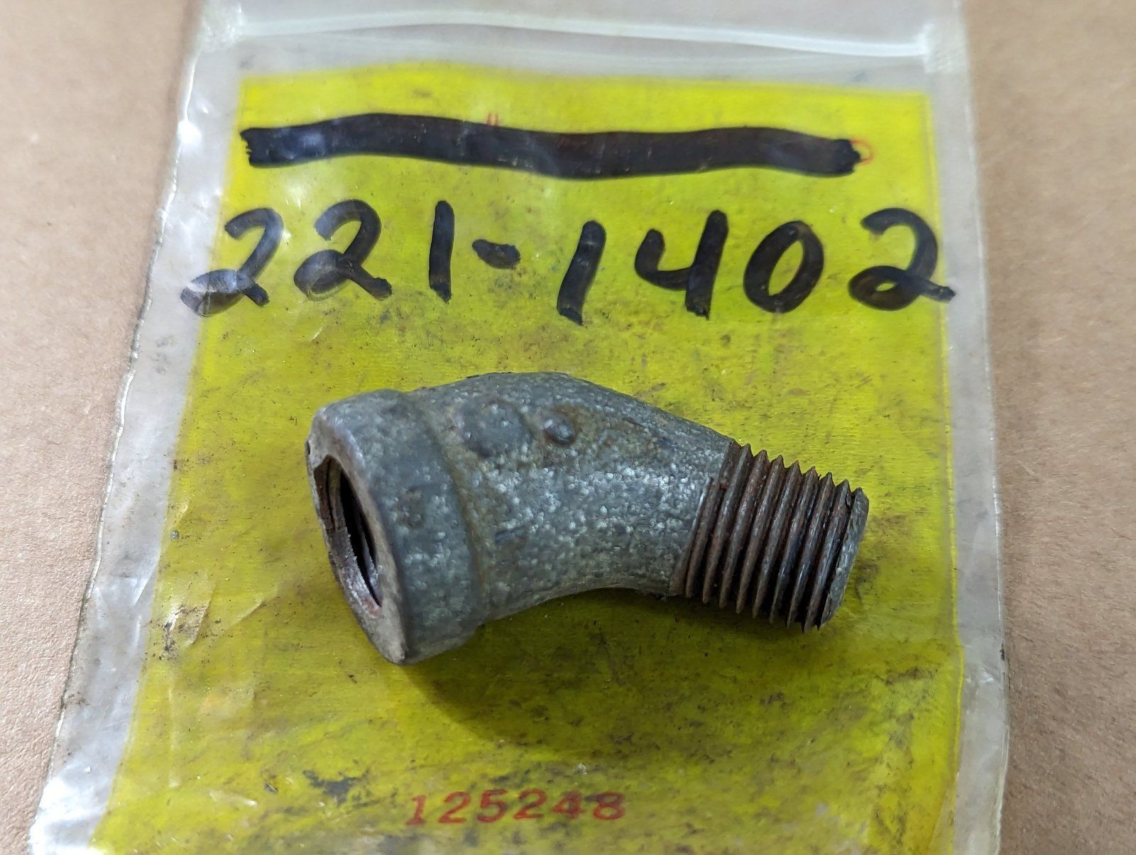 221-1402 ELBOW - Ingersoll/Case Tractor Part
