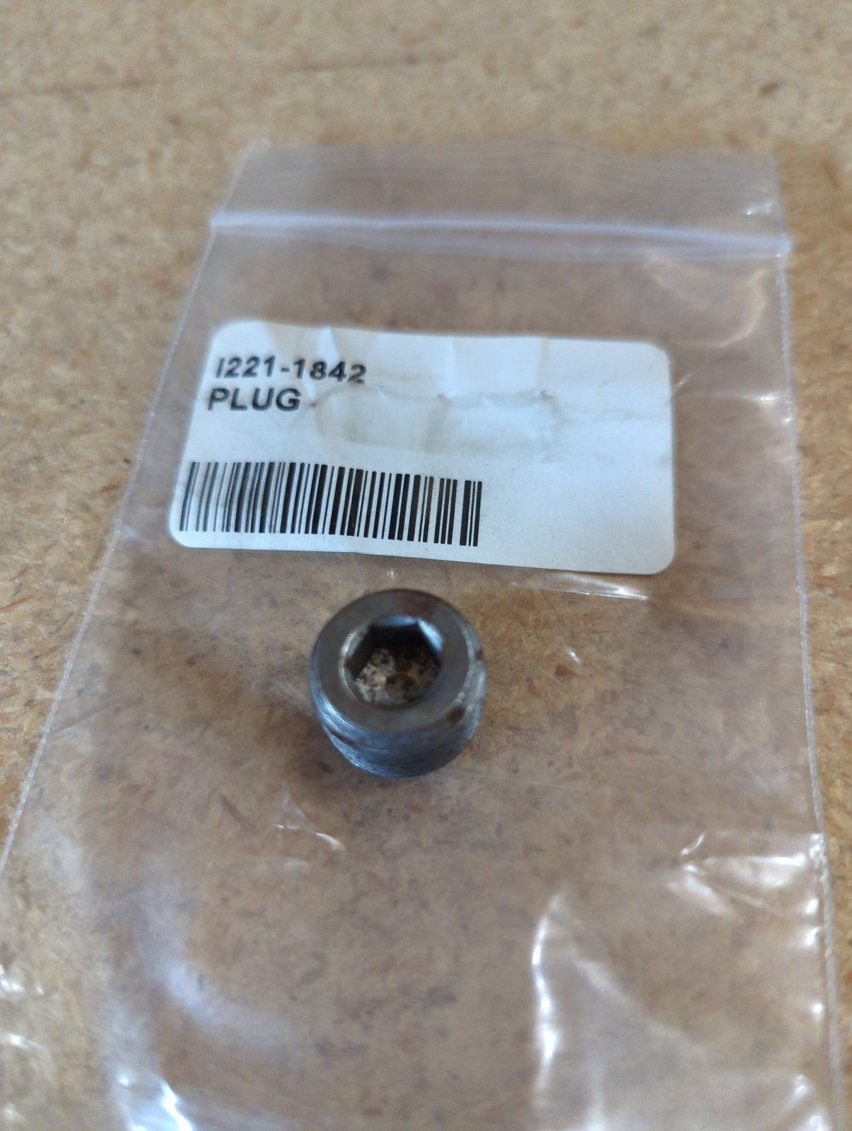 221-1842 FIT'G PLUG 3/8-18 PIPE HEX SOCKET HD - Ingersoll/Case Tractor Part