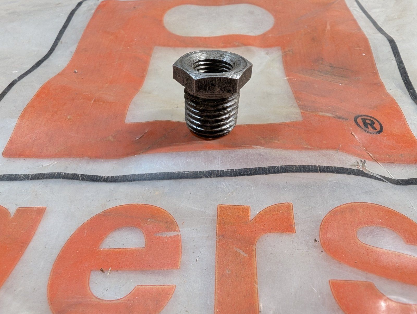 221-84 BUSHING - HEX REDUCER 1/4 X 1/8 PIPE THD - Ingersoll/Case Tractor Part