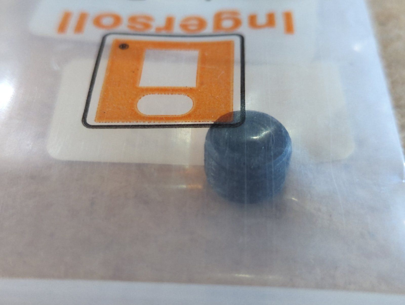 221-841 FIT'G-PLUG 1/4 PIPE HEX SOCKET - Ingersoll/Case Tractor Part