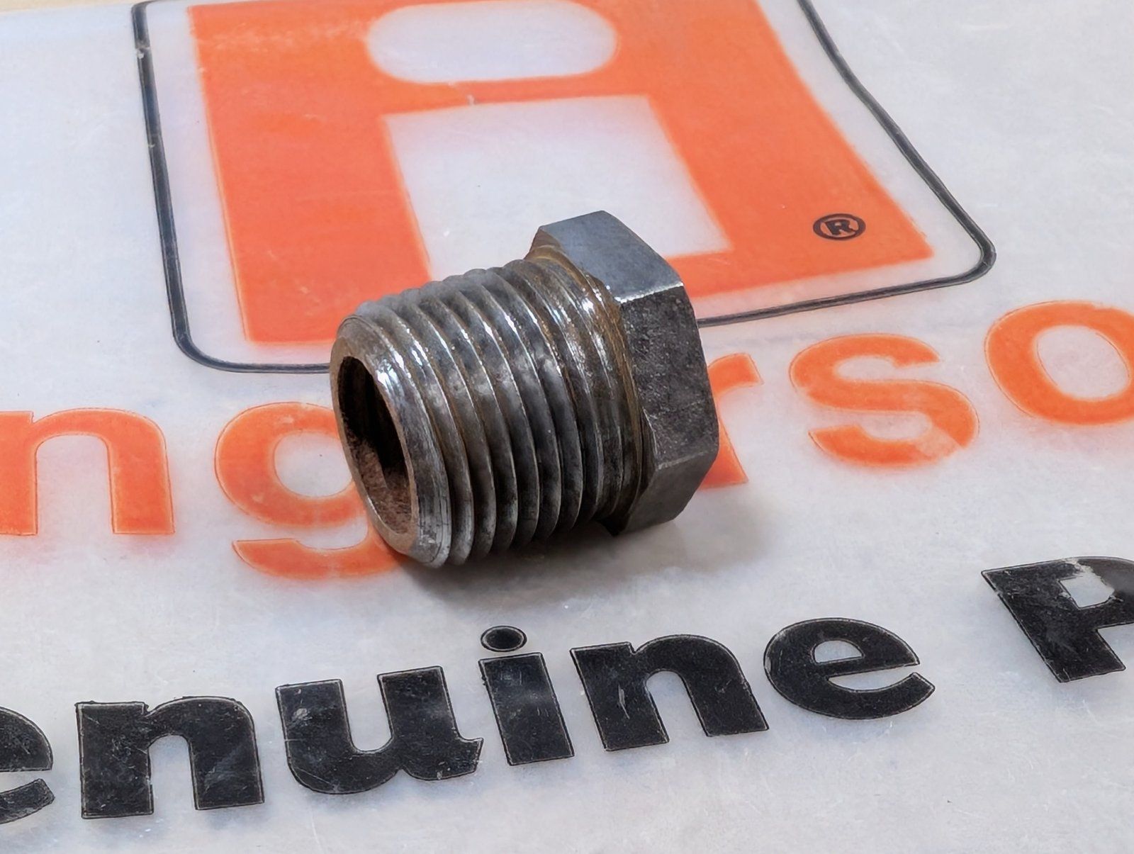 221-86 FIT'G - HEX REDUCER 3/8 NPT TO 1/4 NPT(S) - Ingersoll/Case Tractor Part