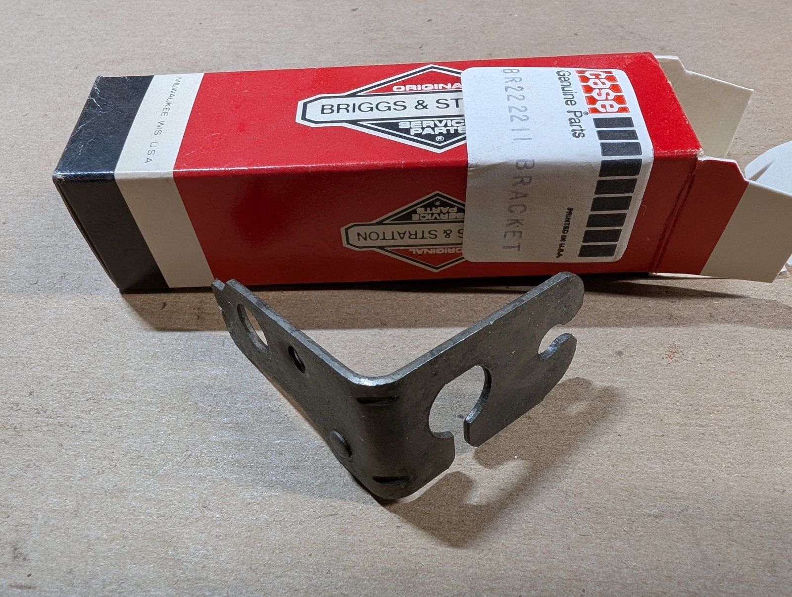 222211 BRIGGS FUSE BRACKET - Ingersoll/Case Tractor Part