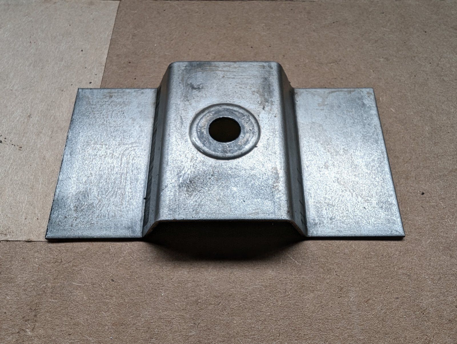 235117 USED KOHLER BREATHER BAFFLE - Ingersoll/Case Tractor Part