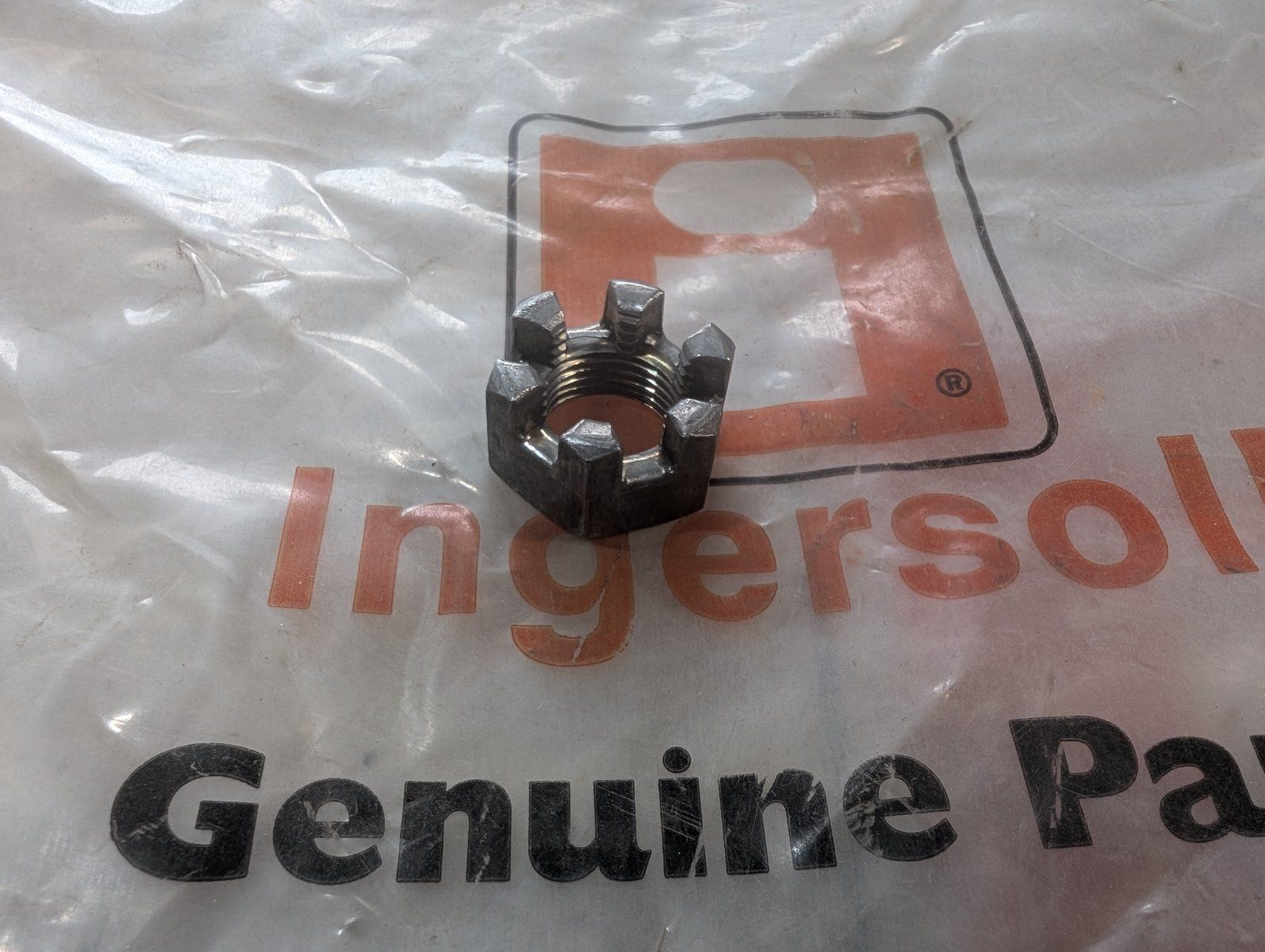 25-2310 NUT 5/8-16 HX SLOTTED CASTLE - Ingersoll/Case Tractor Part