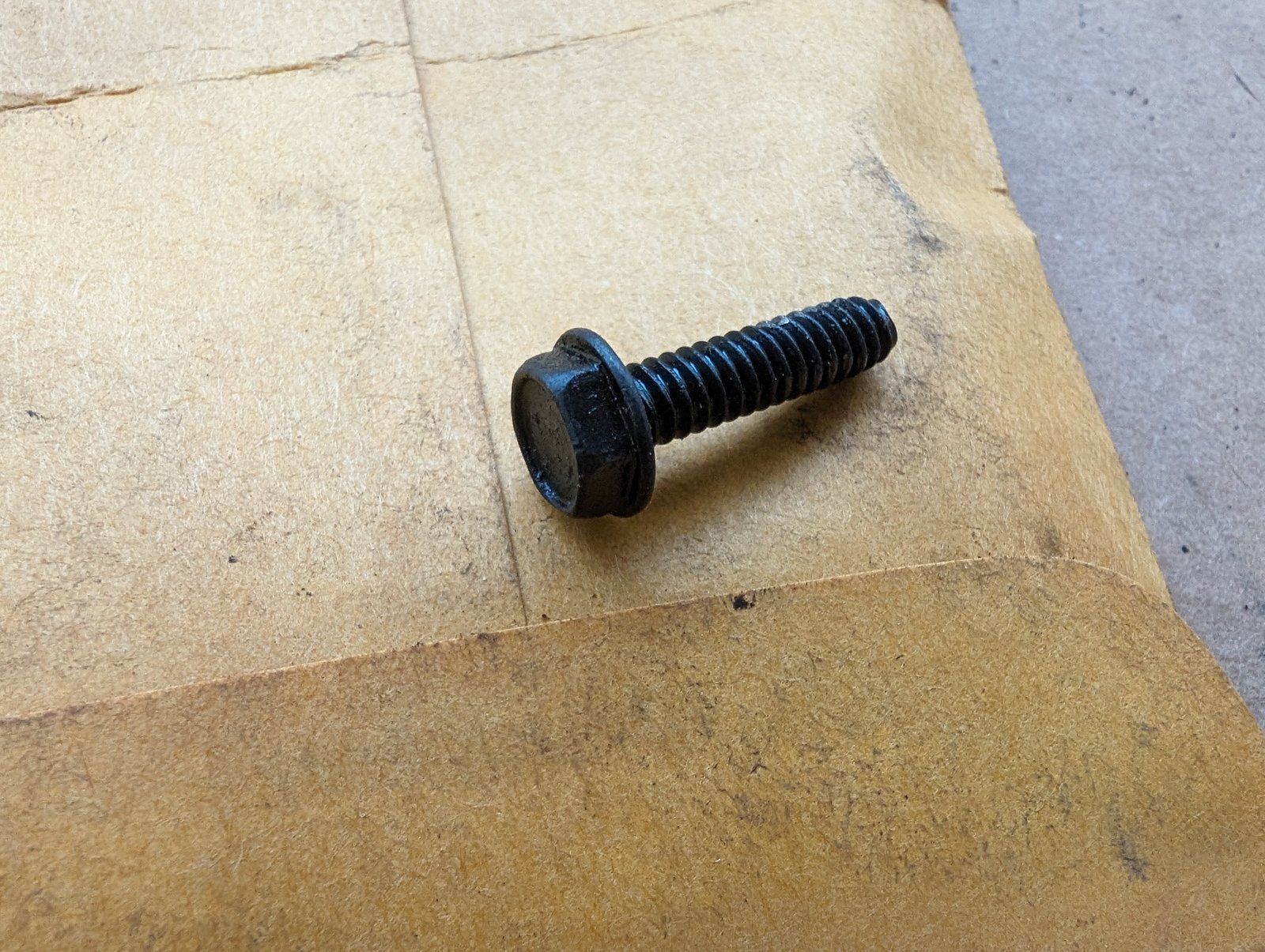 2508697s USED KOHLER STATOR BOLTS - Ingersoll/Case Tractor Part