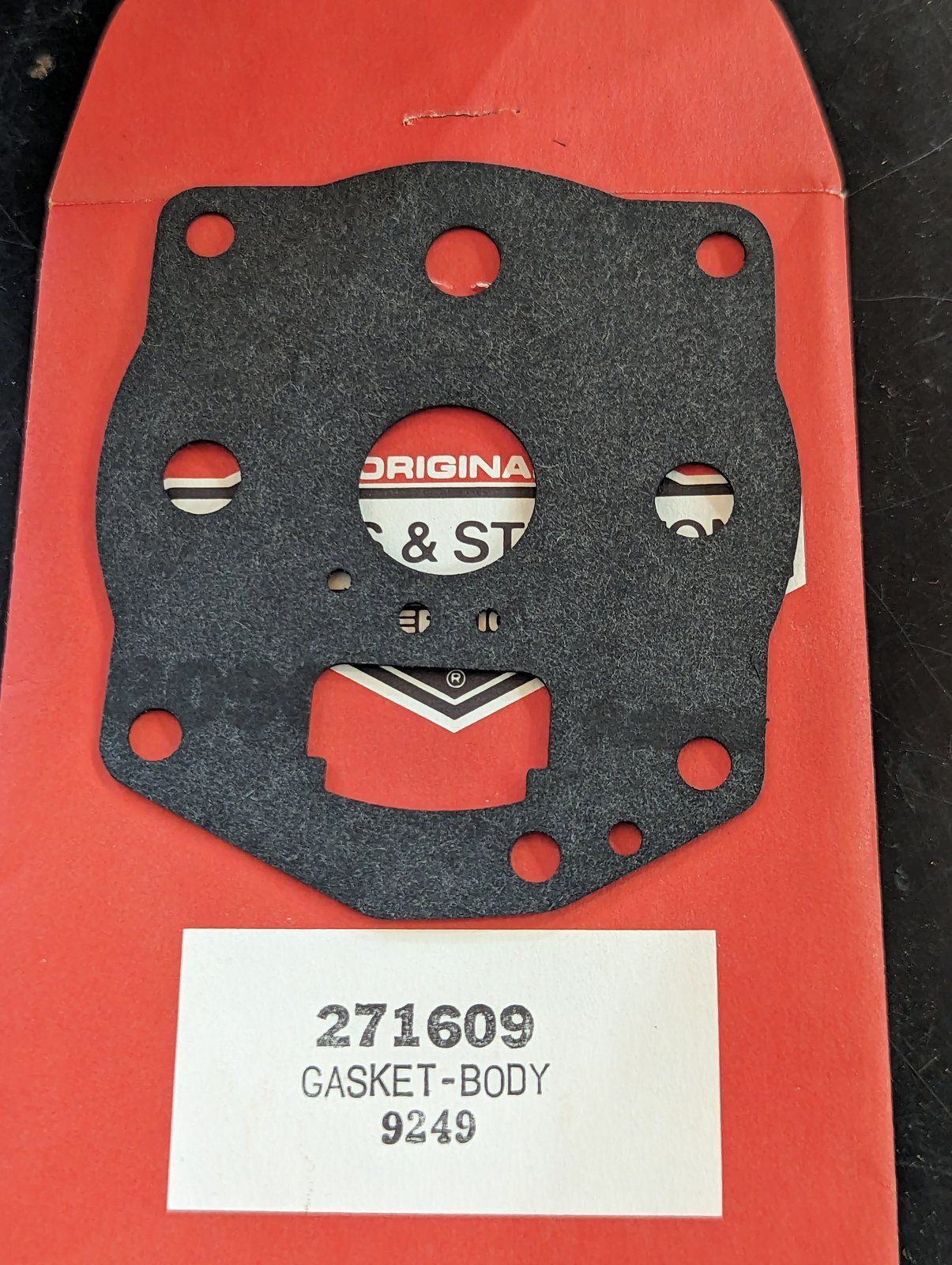 271609 BRIGGS CARB BODY GASKET - Ingersoll/Case Tractor Part