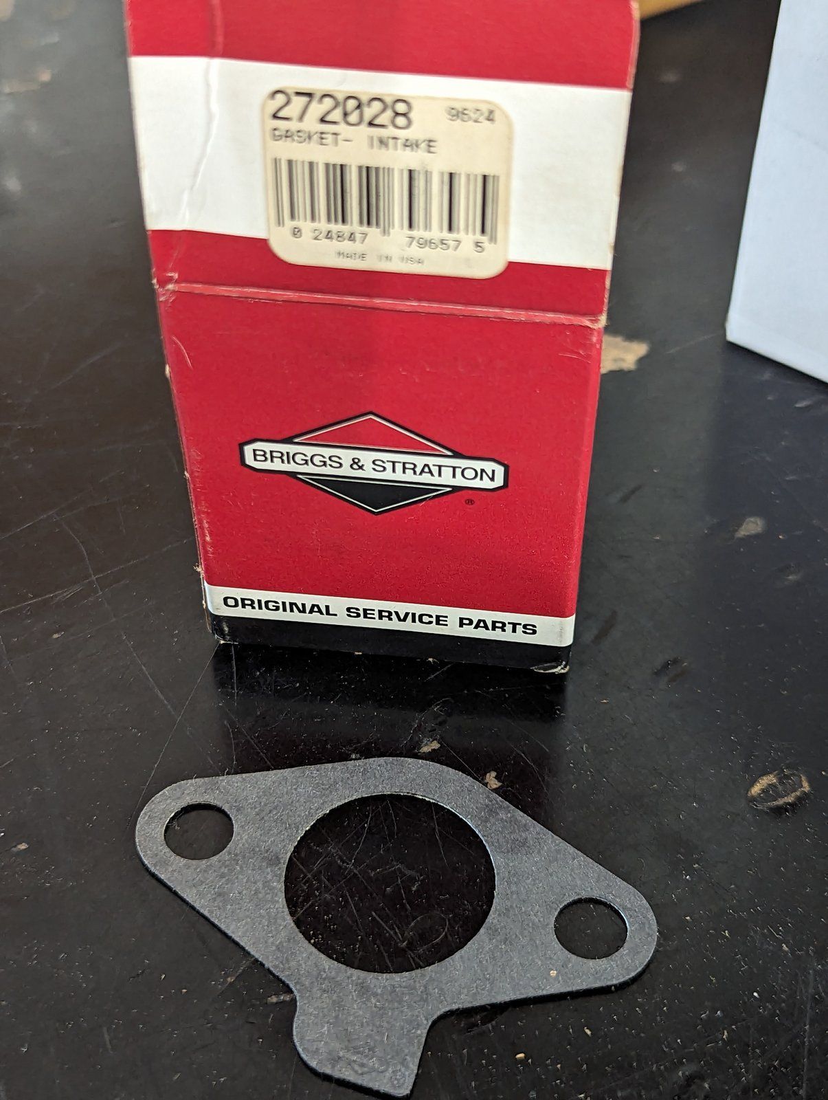 272028 BRIGGS INTAKE GASKET - Ingersoll/Case Tractor Part