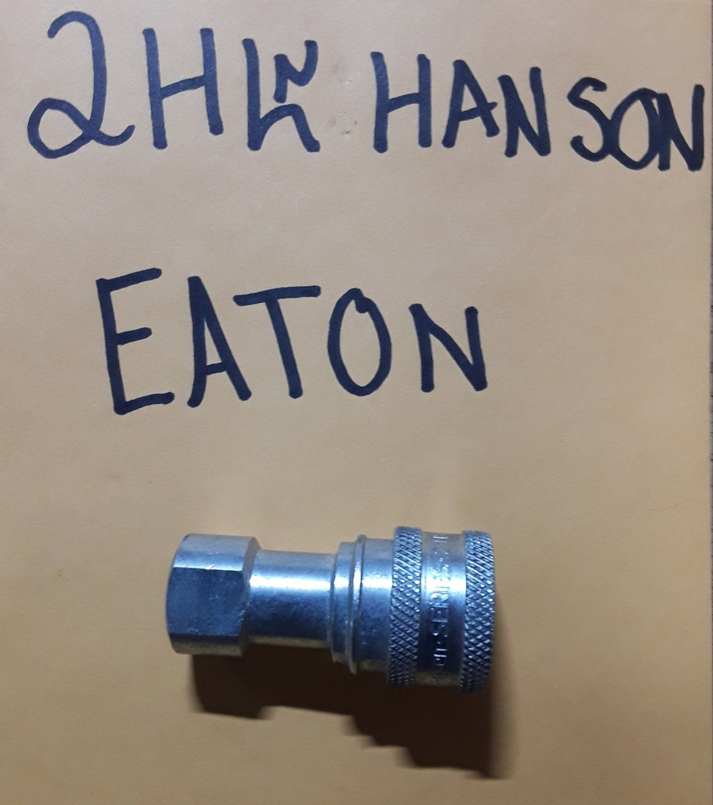 2HK EATON HANSON SERIES FEMALE QUICK COUPLER - Ingersoll/Case Tractor Part