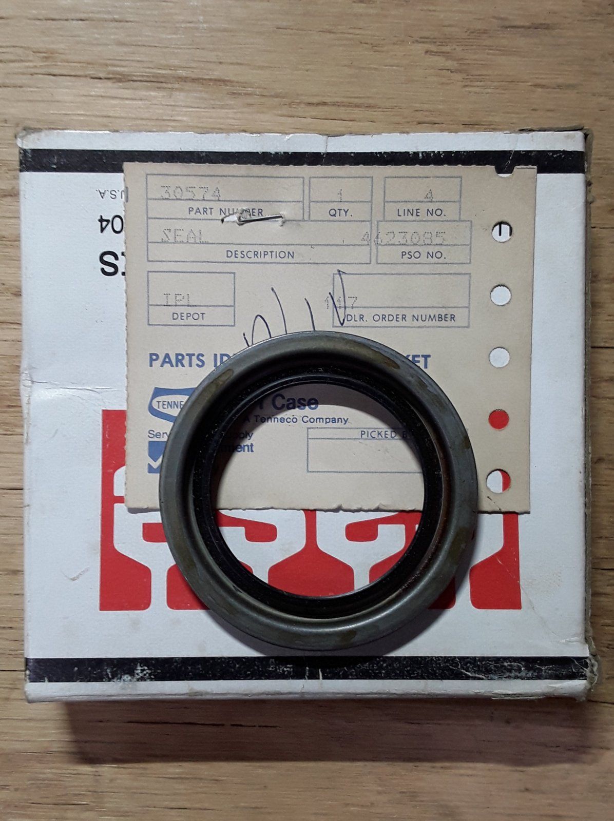 30574 CASE NEW HOLLAND SEAL - Ingersoll/Case Tractor Part