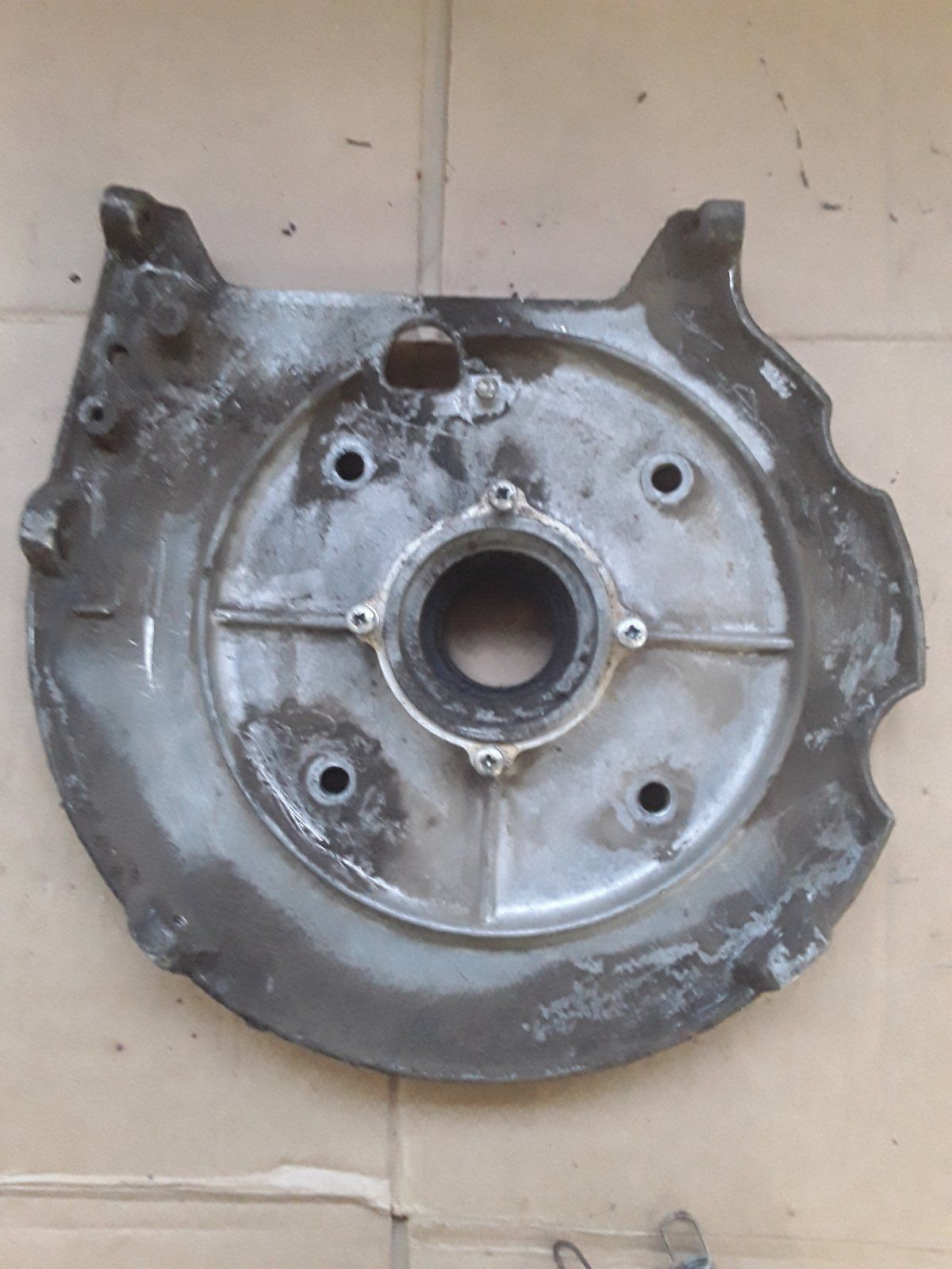 4515602 USED KOHLER BEARING PLATE - Ingersoll/Case Tractor Part