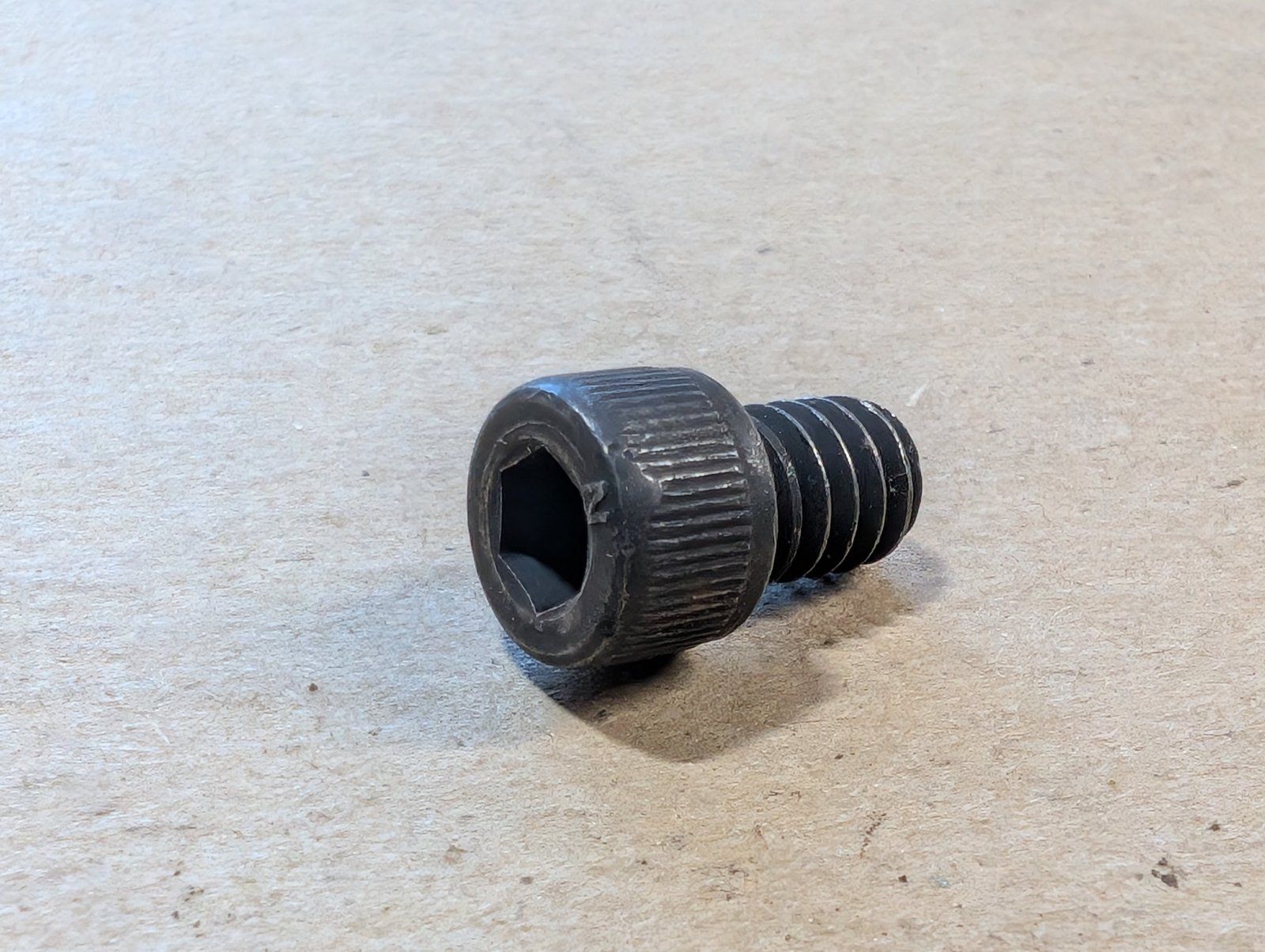 61-46 SCREW 1/4-20 X 3/8 HEX SOCKET HEAD - Ingersoll/Case Tractor Part