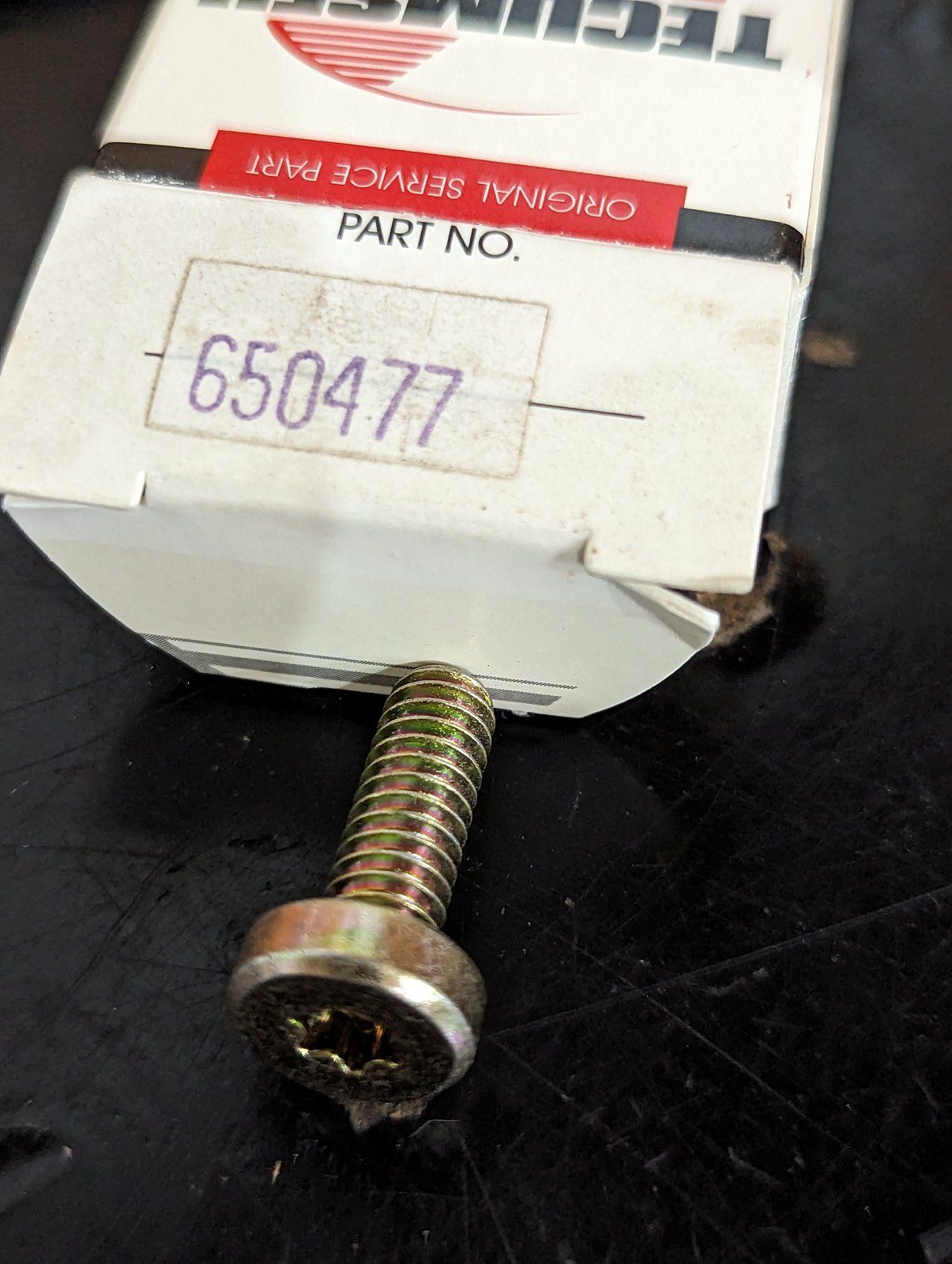 650477 TECUMSEH SCREW - Ingersoll/Case Tractor Part