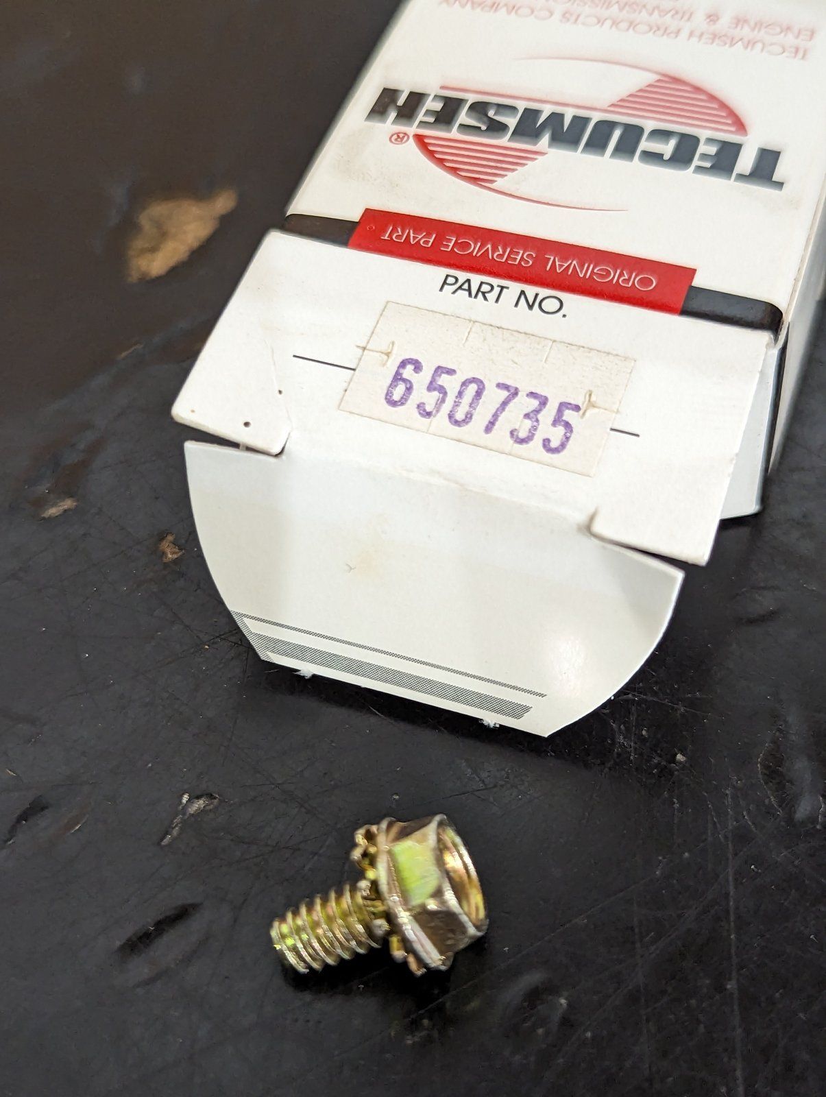 650735 TECUMSEH SCREW - Ingersoll/Case Tractor Part