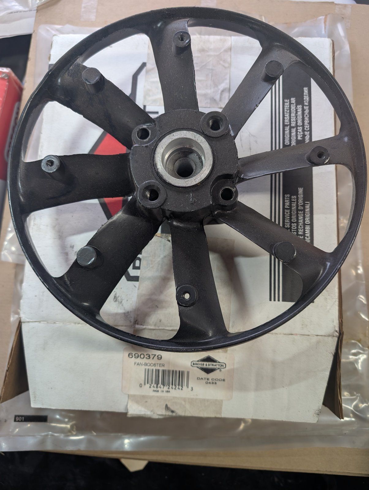 690379 BRIGGS FAN BOOSTER C44859 - Ingersoll/Case Tractor Part
