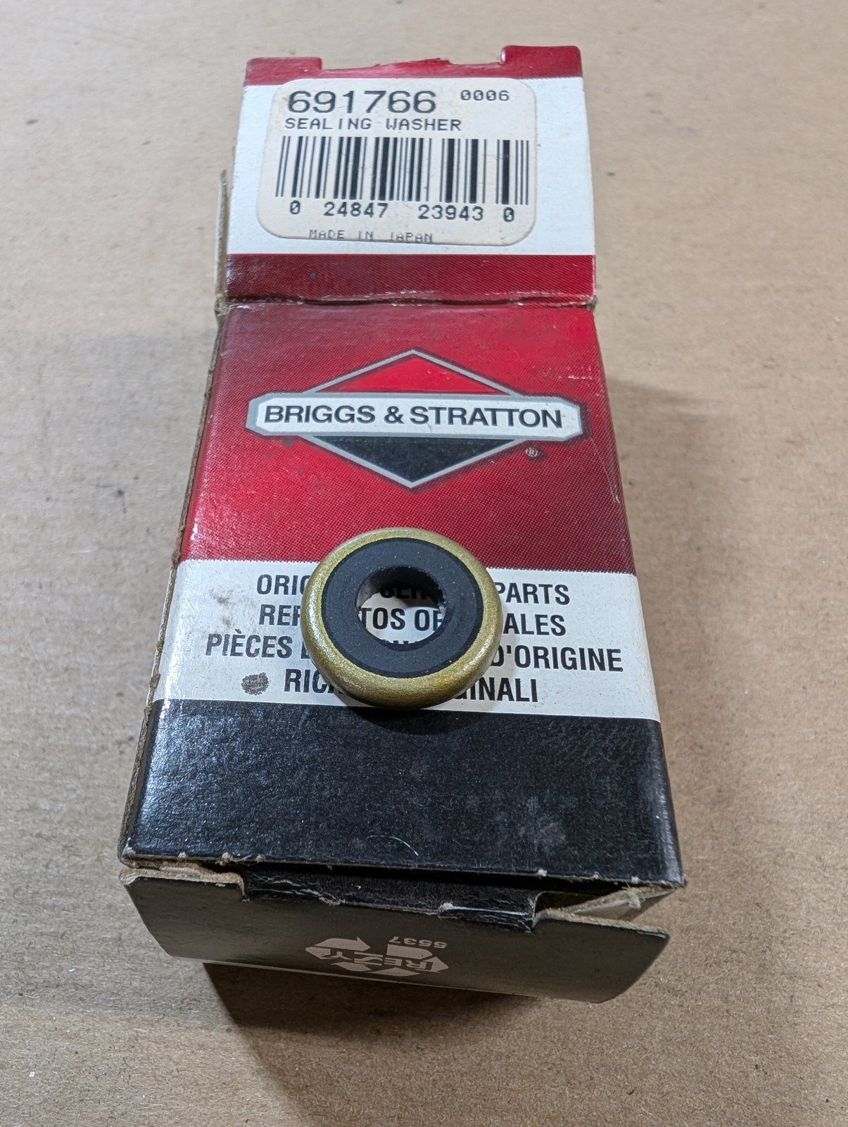691766 BRIGGS SEALING WASHER - Ingersoll/Case Tractor Part