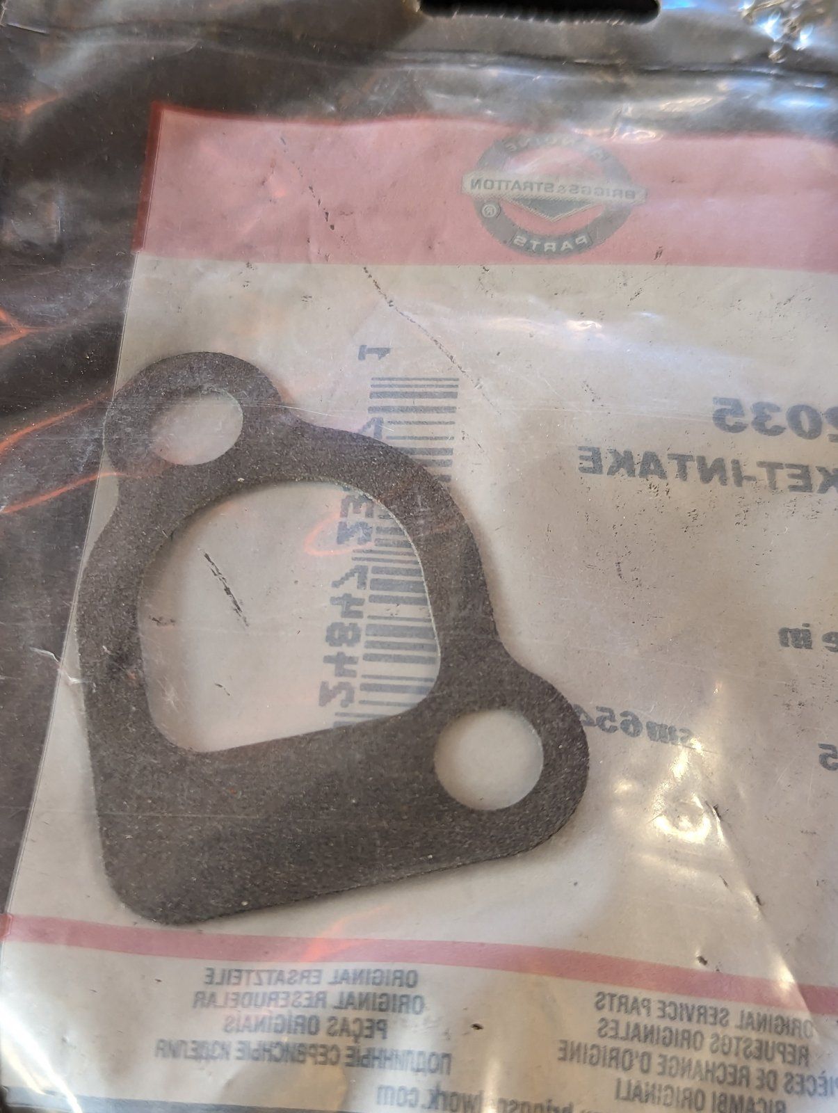 692035 BRIGGS INTAKE GASKET - Ingersoll/Case Tractor Part