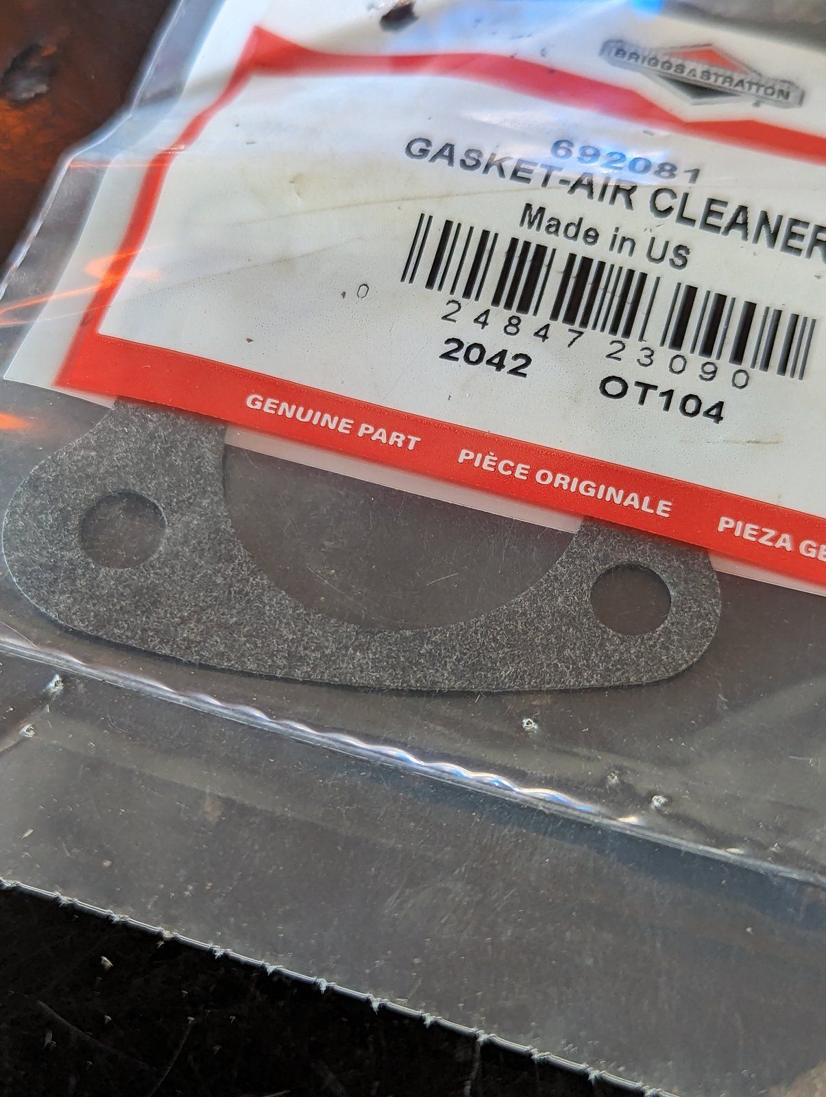 692081 BRIGGS AIR CLEANER GASKET - Ingersoll/Case Tractor Part