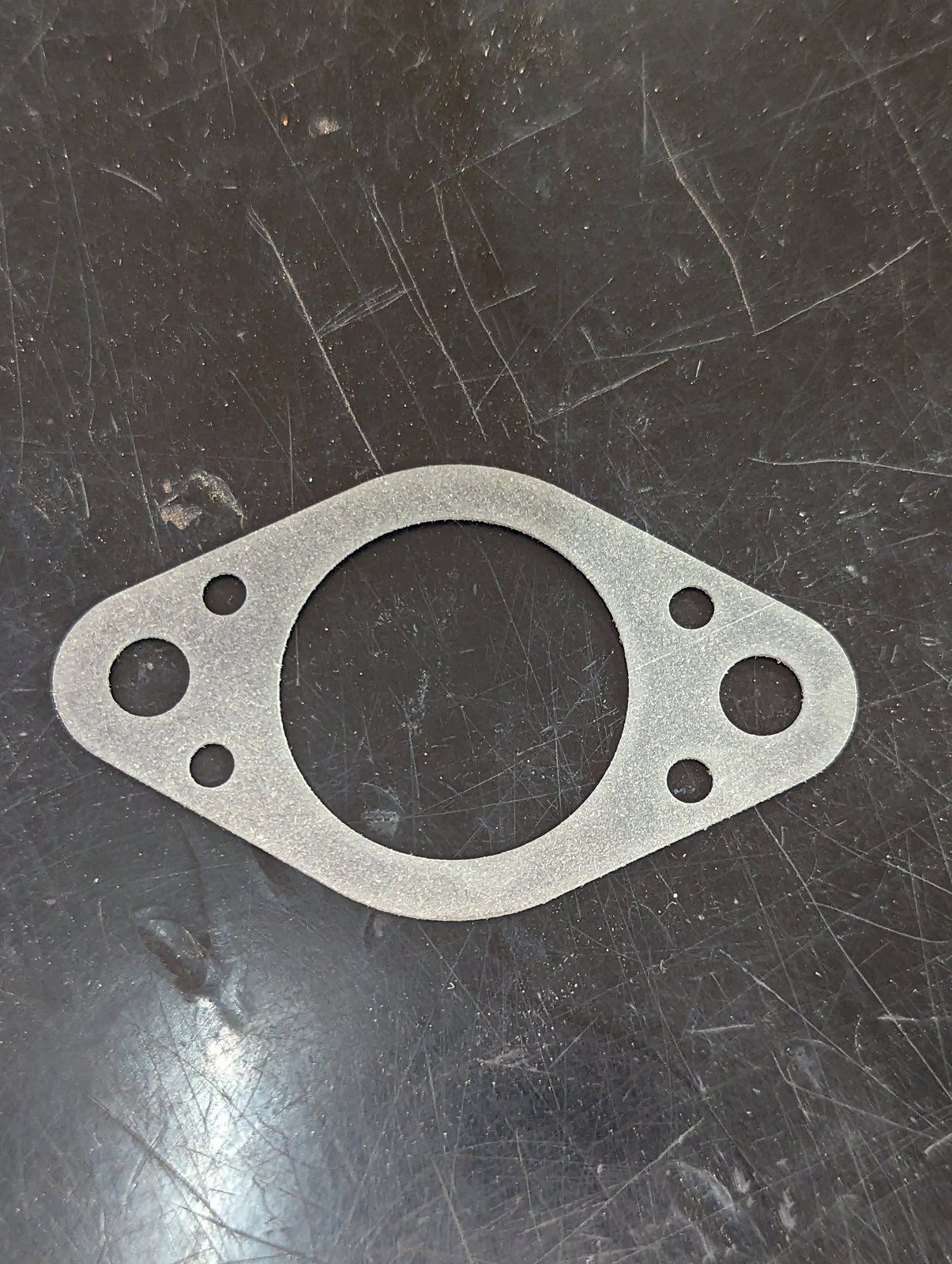 692278 BRIGGS INTAKE GASKET - Ingersoll/Case Tractor Part