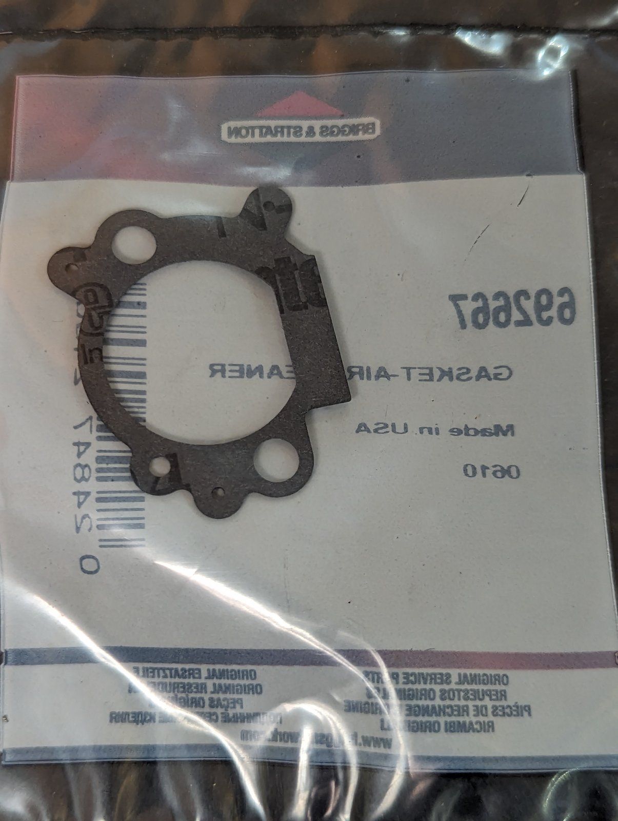 692667 BRIGGS AIR CLEANER GASKET - Ingersoll/Case Tractor Part