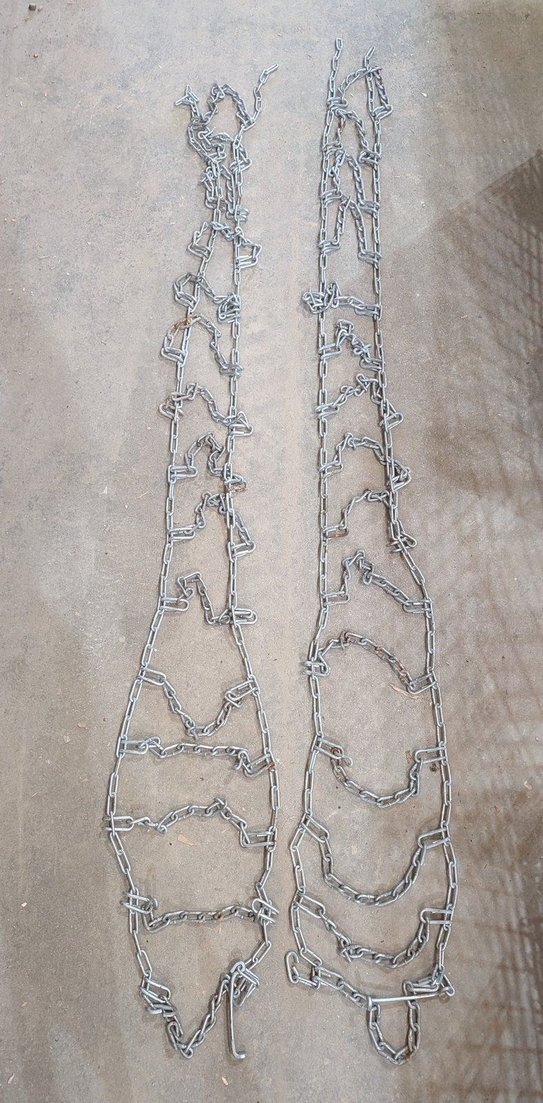8-16 TIRE CHAINS 4-LINK SPACING - Ingersoll/Case Tractor Part