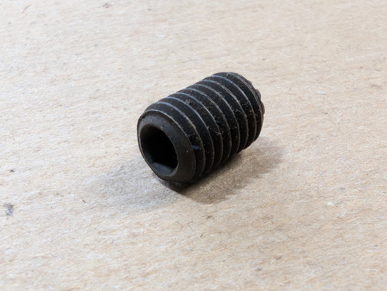 84-45 SCREW SET 1/4-18 X 5/16 HX SOCKET C41928 - Ingersoll/Case Tractor Part