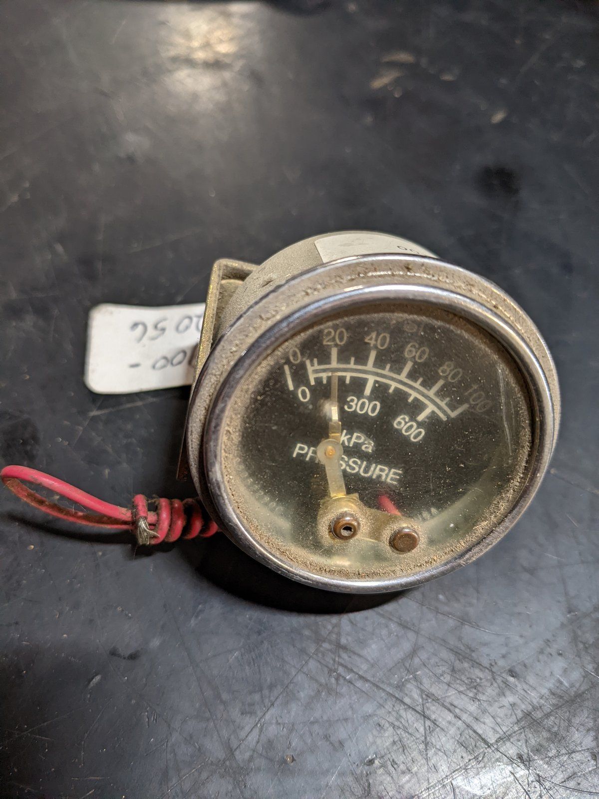 900-2056 USED OIL PRESSURE GAGE - Ingersoll/Case Tractor Part