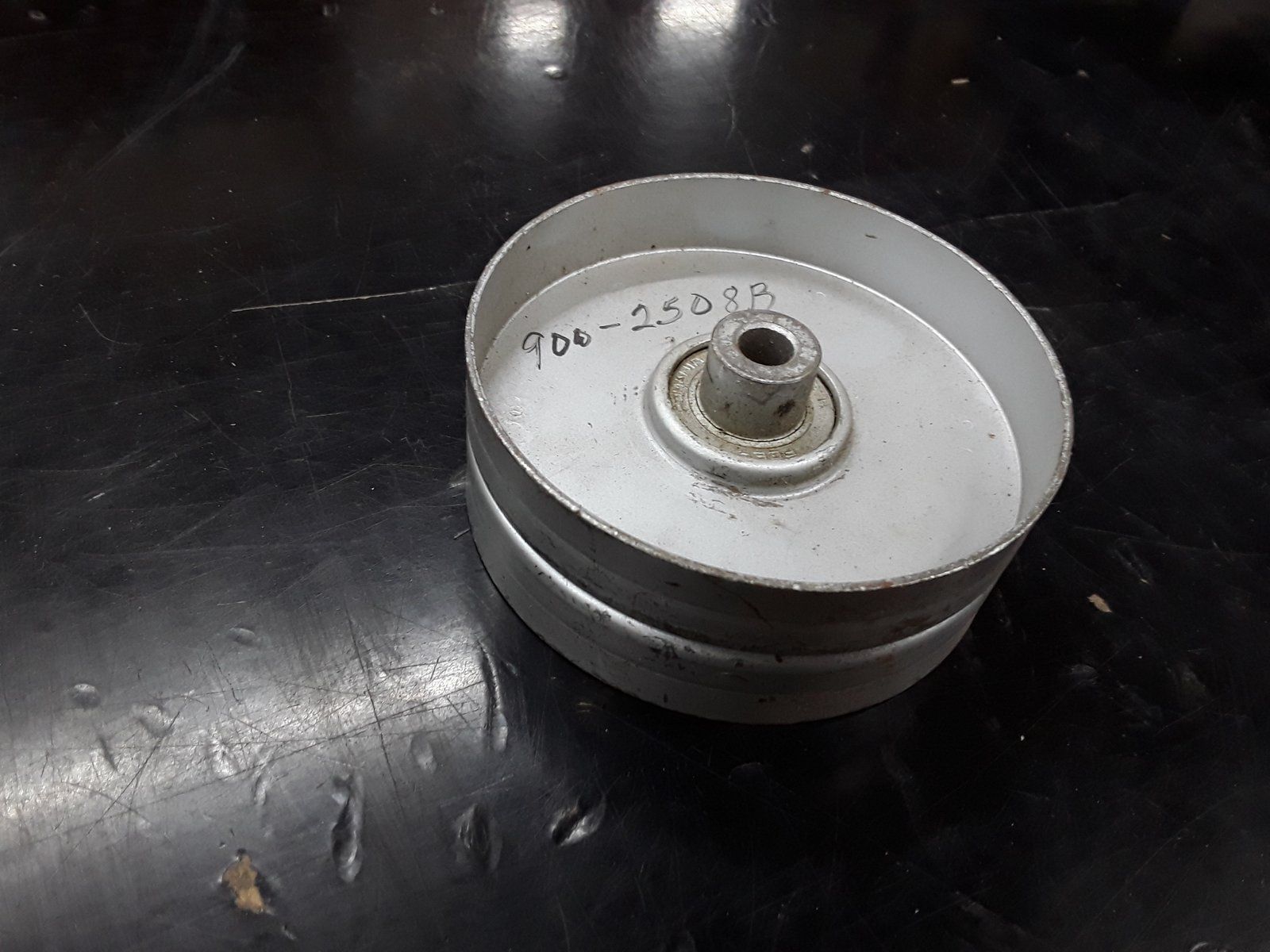 900-2508B IDLER PULLEY GRAZER - Ingersoll/Case Tractor Part